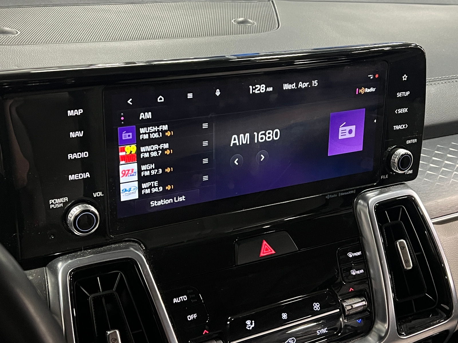 Thumbnail: 2022 Kia Sorento - 3