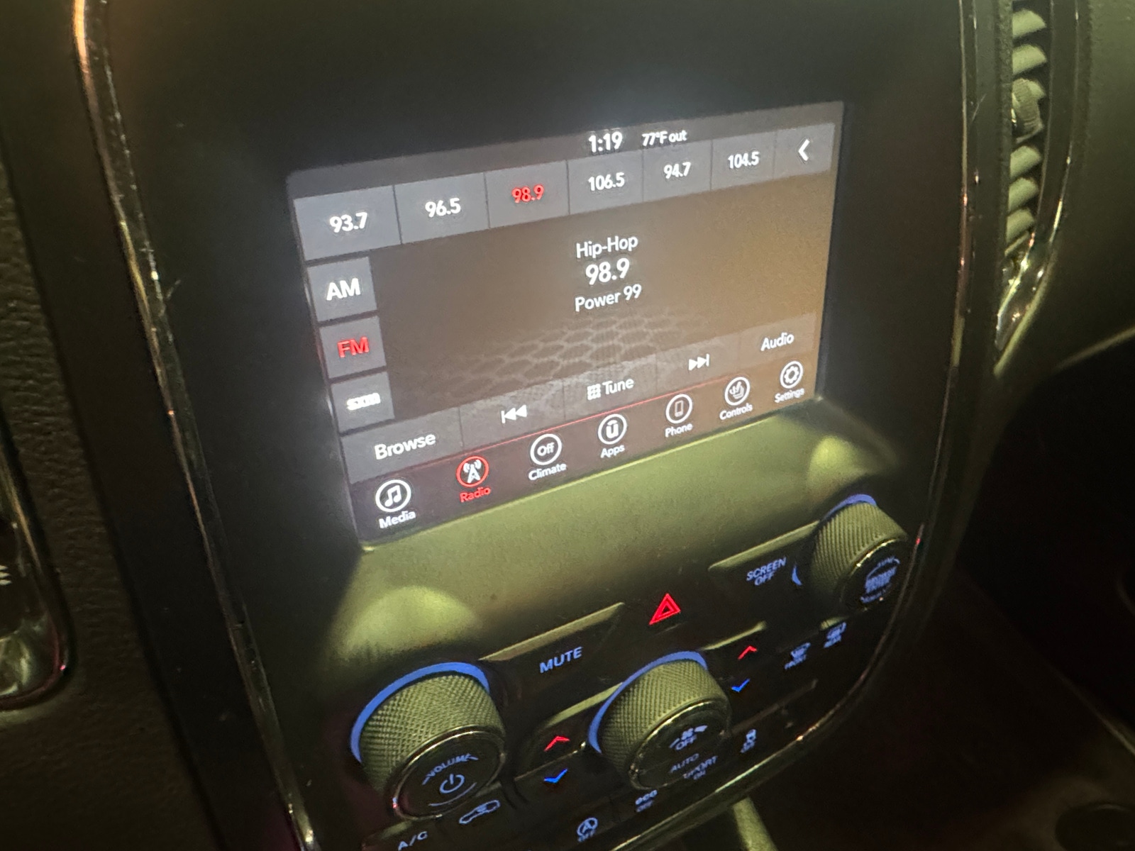 Thumbnail: 2018 Dodge Durango - 4