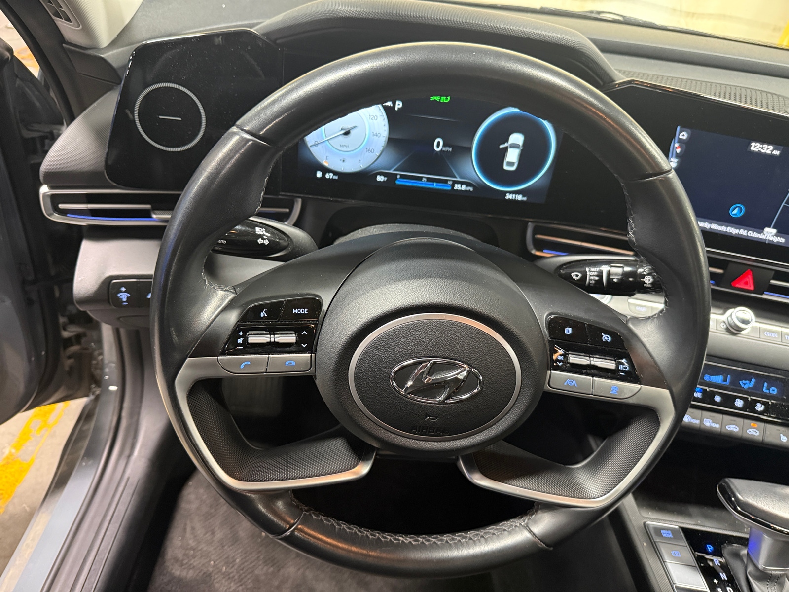 Thumbnail: 2023 Hyundai Elantra - 4