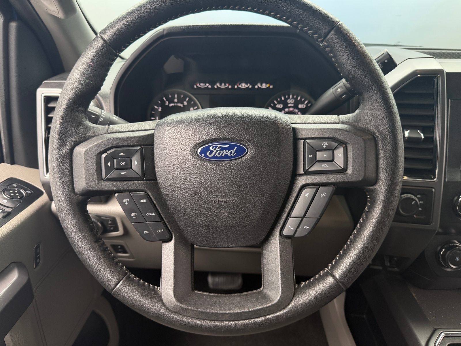 Thumbnail: 2019 Ford Econoline - 5