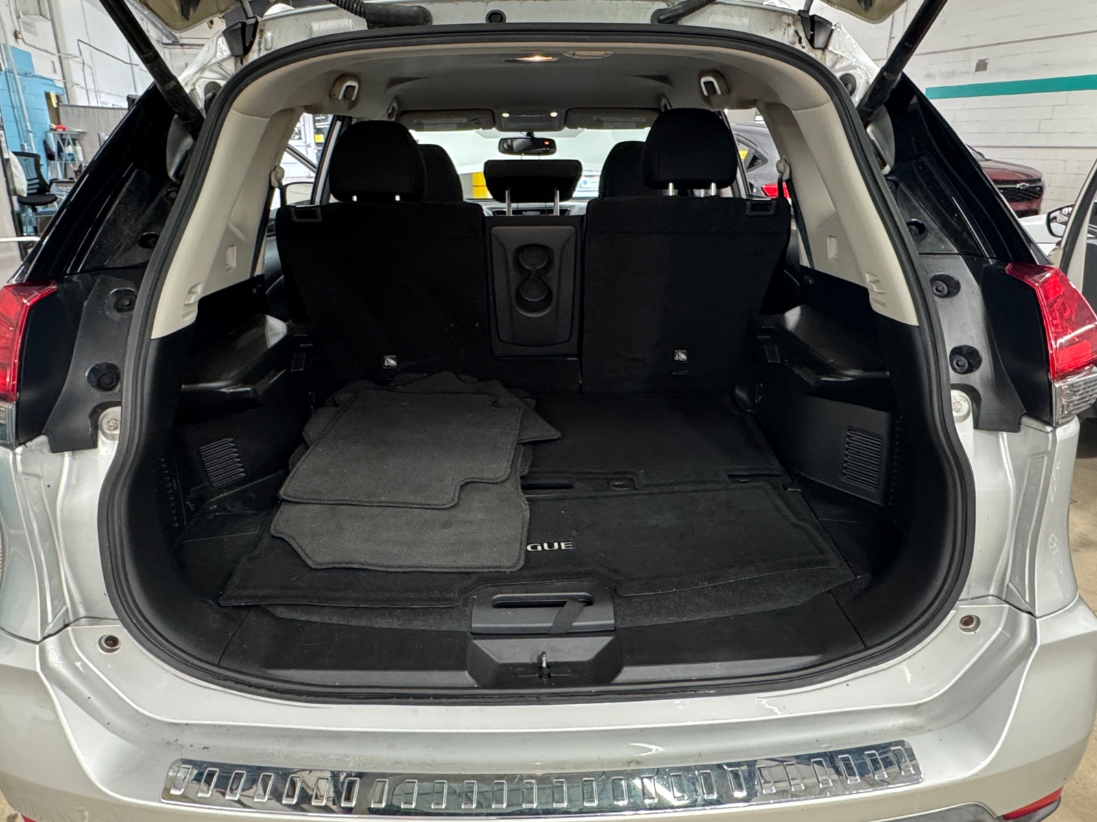 Thumbnail: 2017 Nissan Rogue - 7