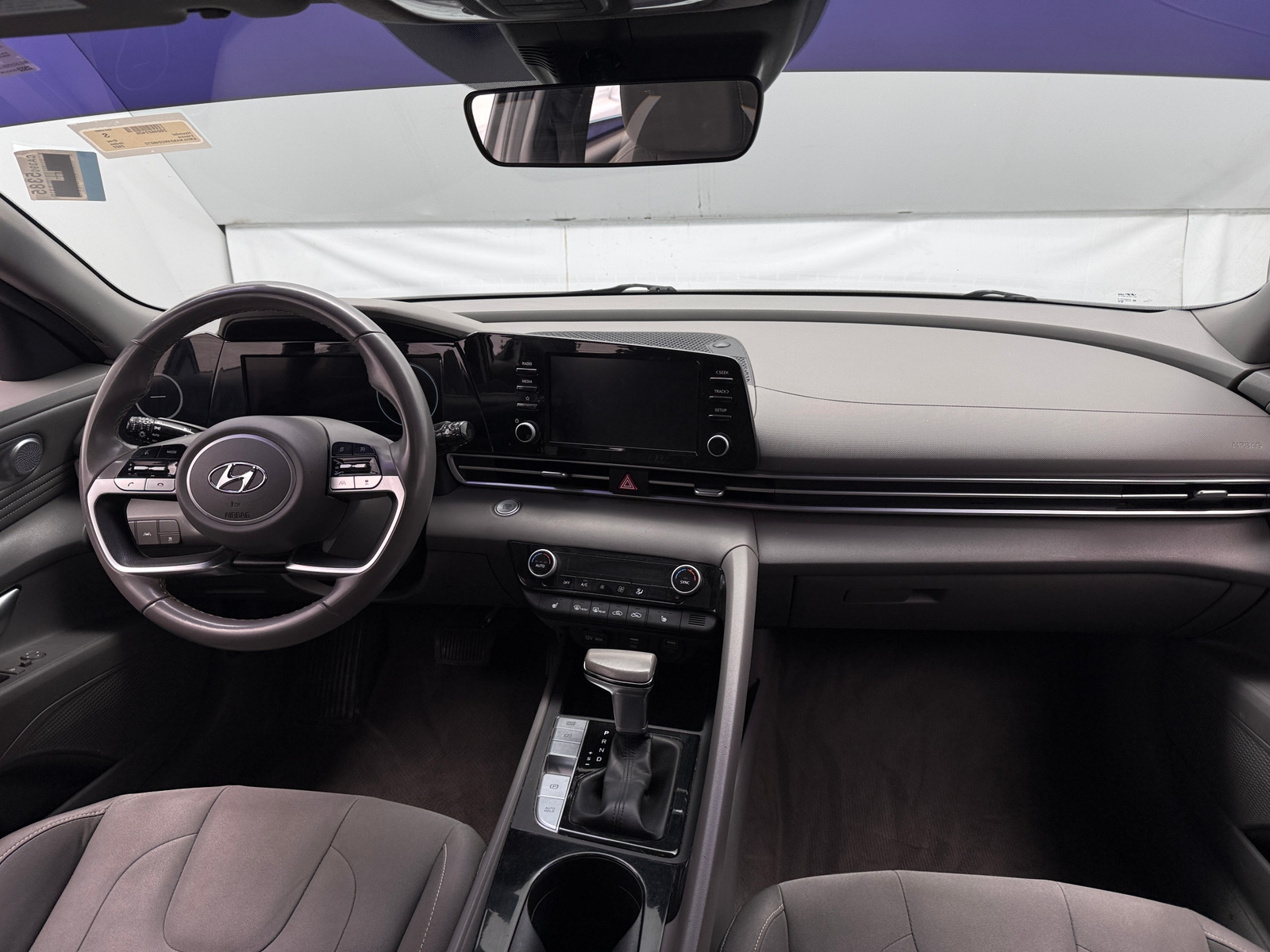 Thumbnail: 2022 Hyundai Elantra - 3