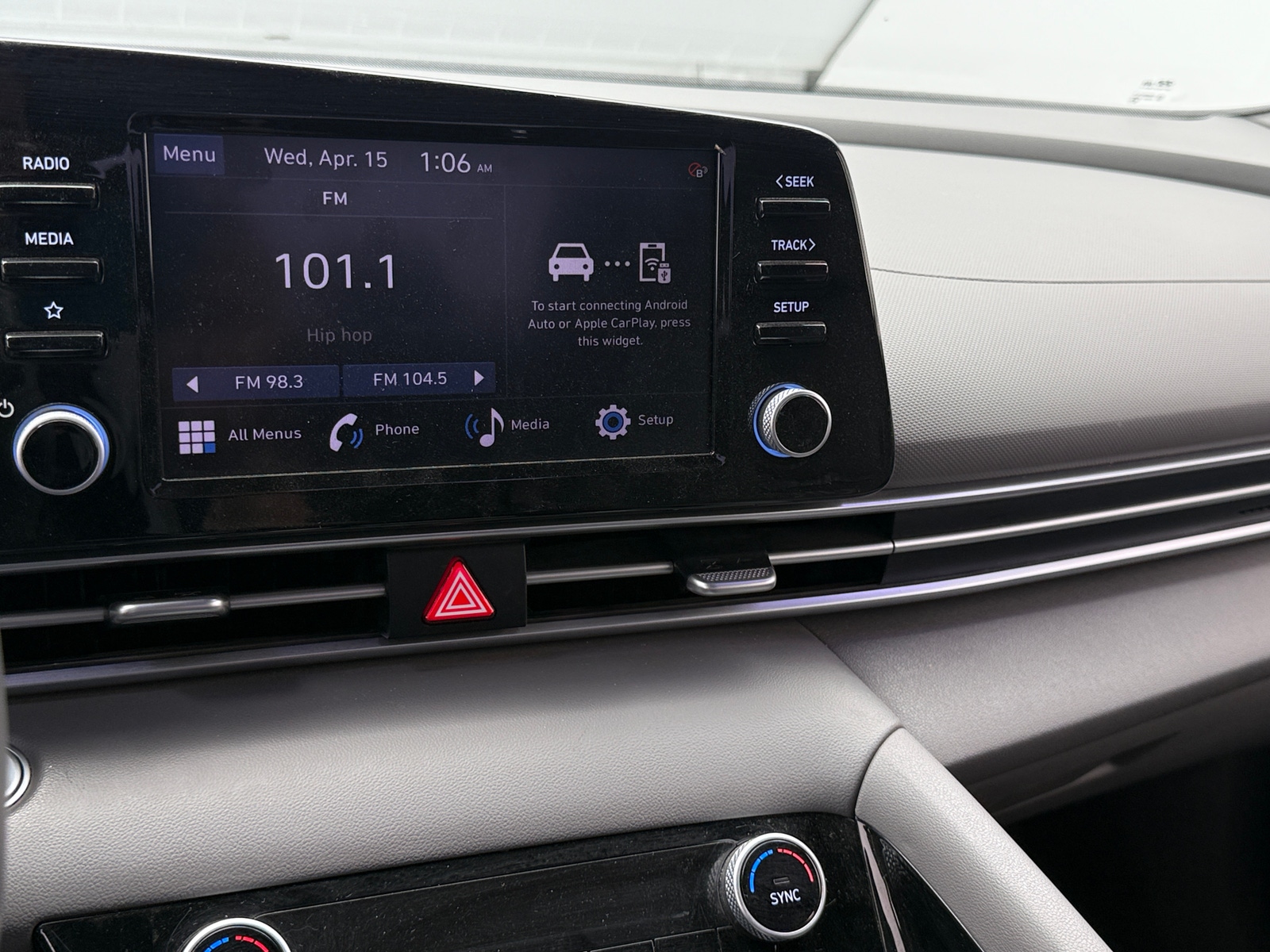 Thumbnail: 2022 Hyundai Elantra - 4