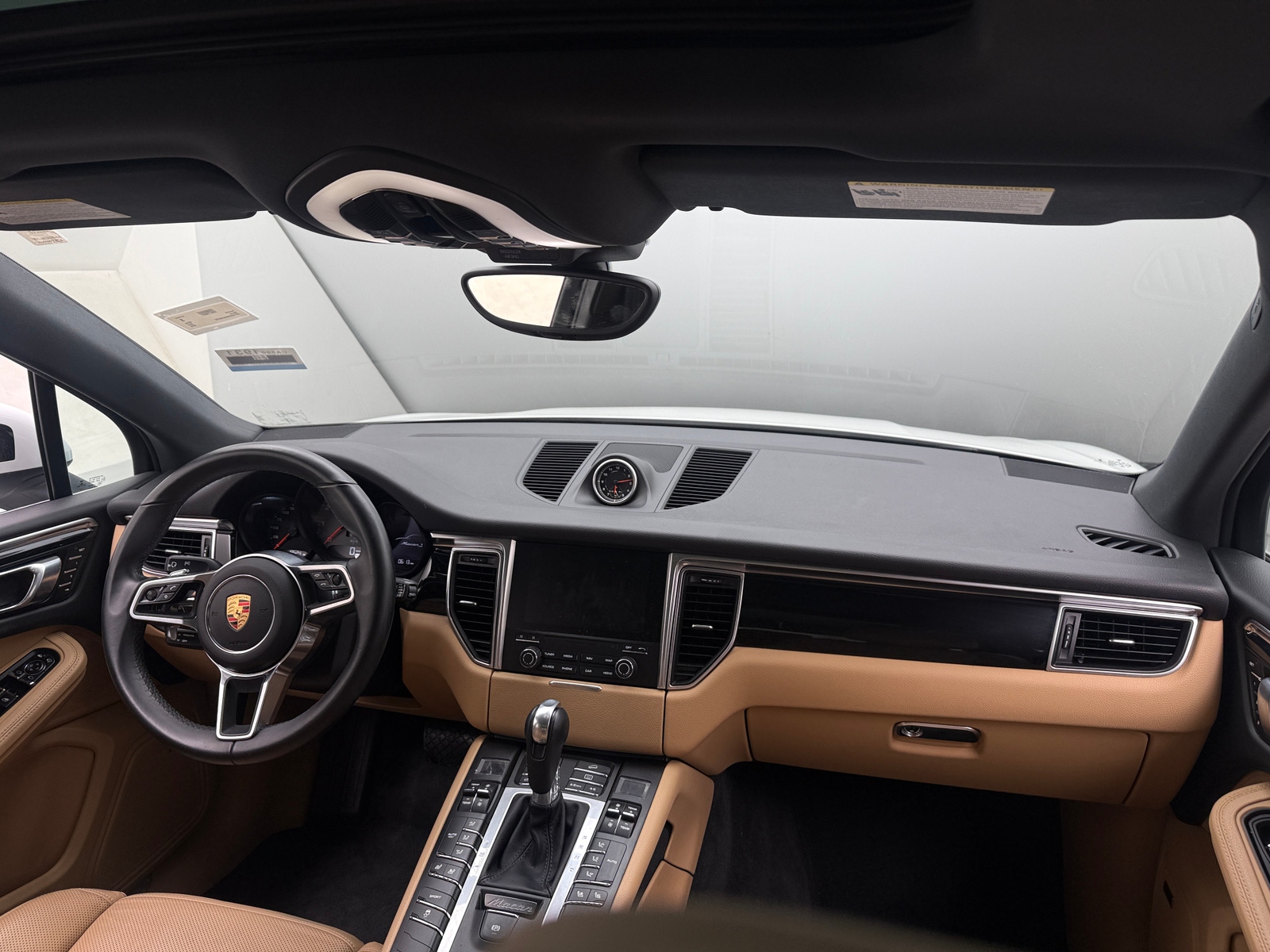 Thumbnail: 2018 Porsche Macan - 2