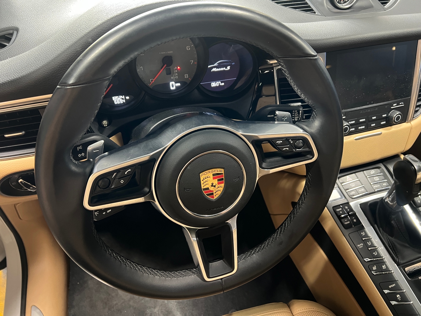 Thumbnail: 2018 Porsche Macan - 4