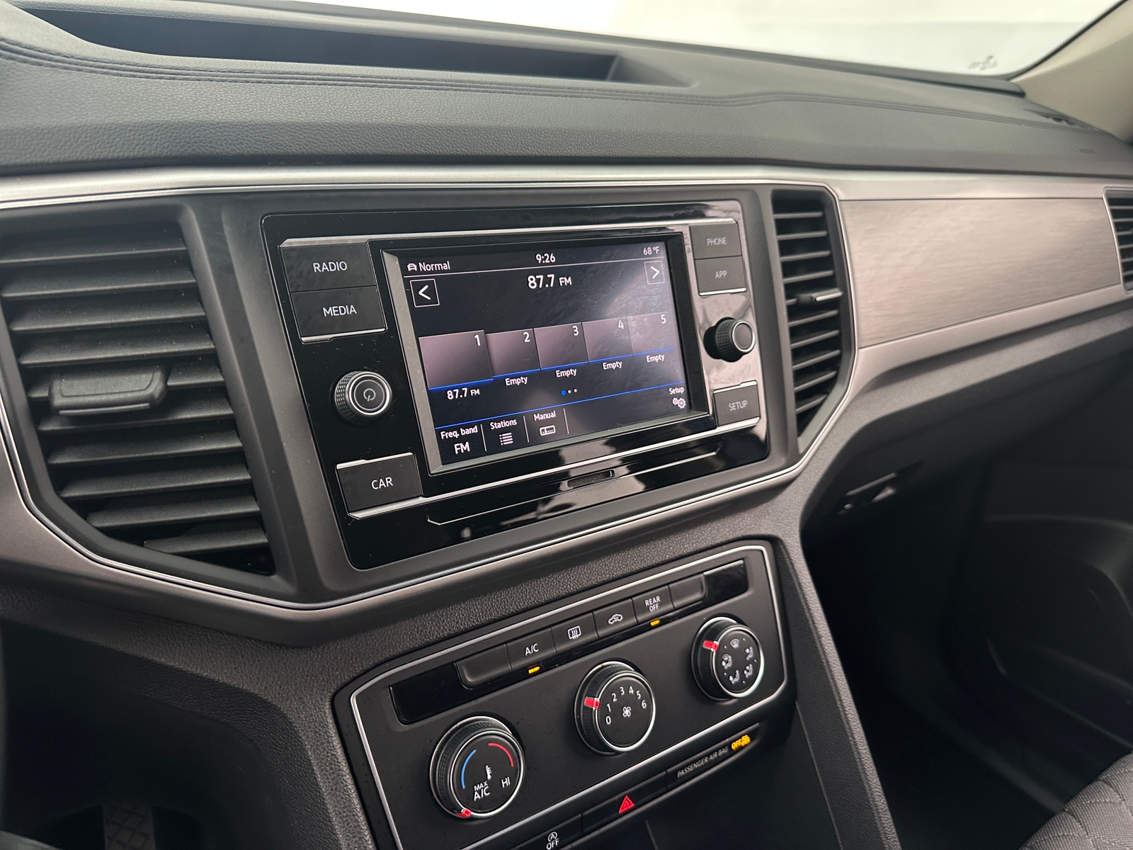 Thumbnail: 2019 Volkswagen Atlas - 4