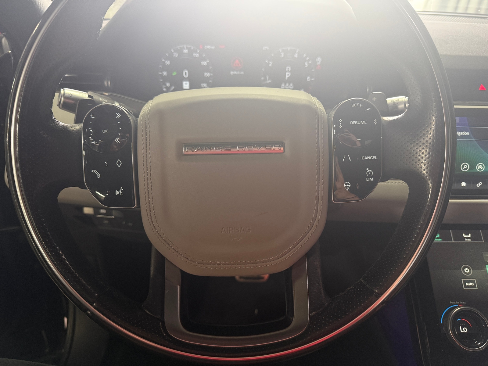 Thumbnail: 2020 Land Rover Range Rover Evoque - 4