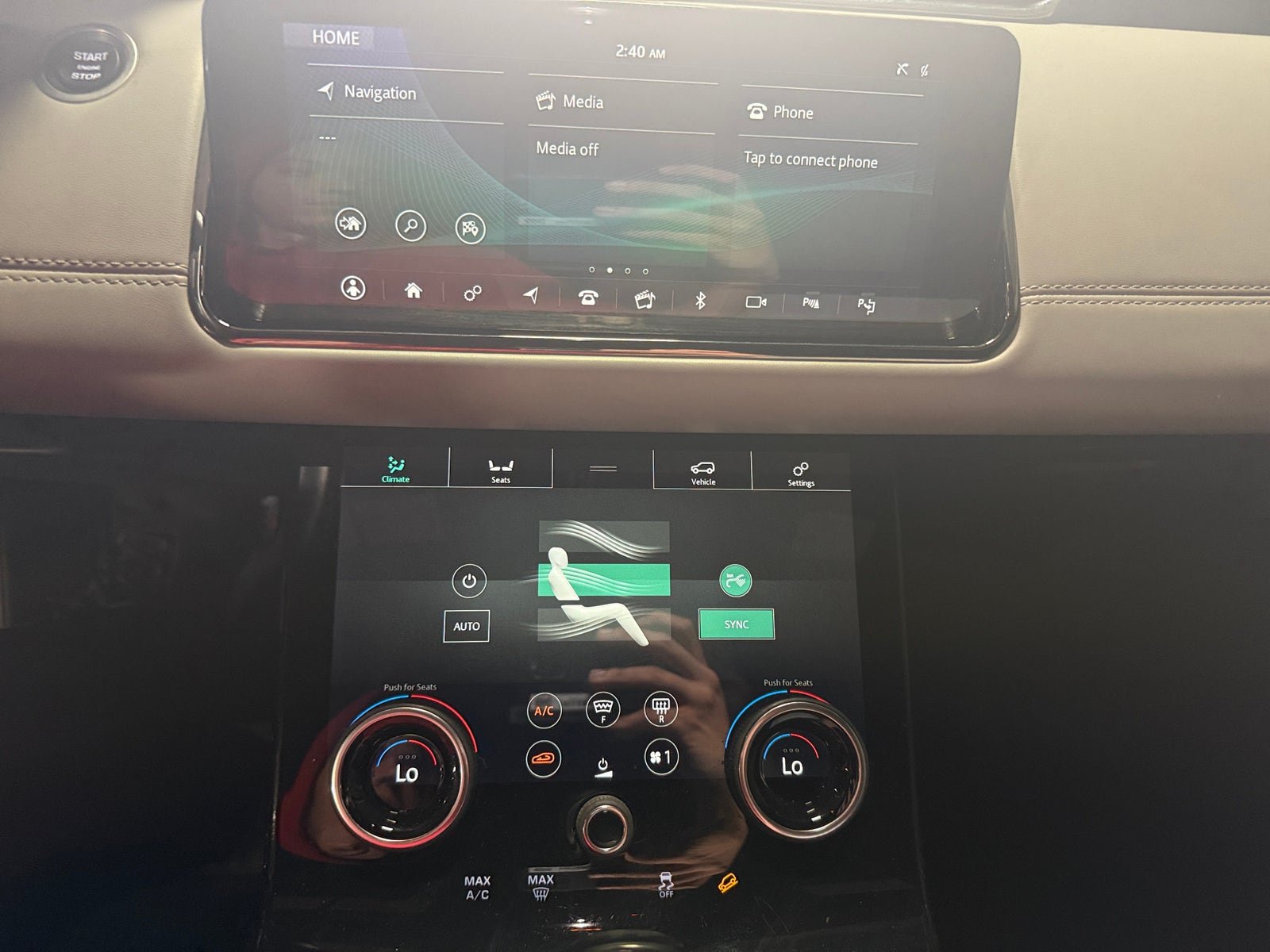 Thumbnail: 2020 Land Rover Range Rover Evoque - 3