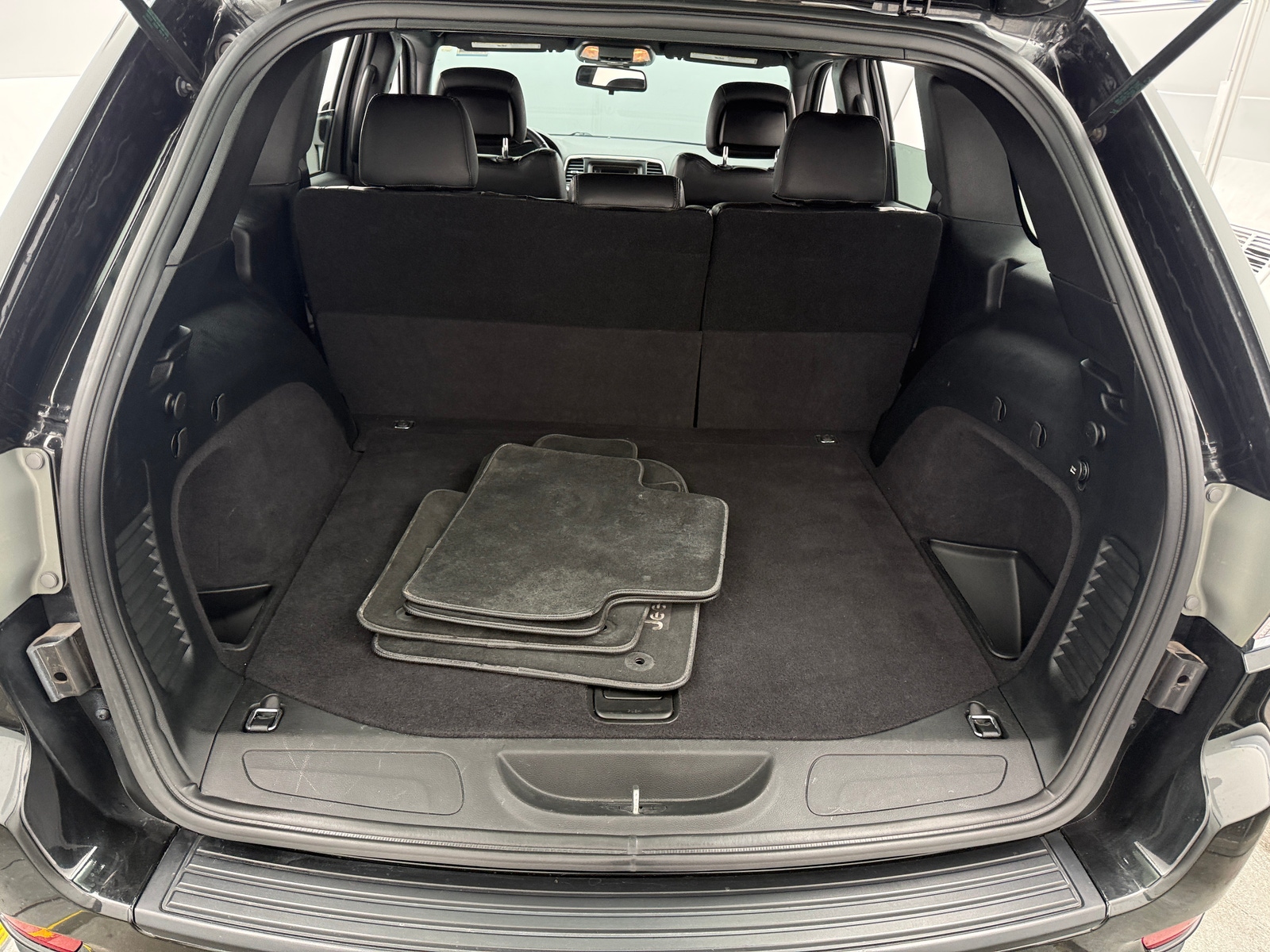 Thumbnail: 2016 Jeep Grand Cherokee - 7