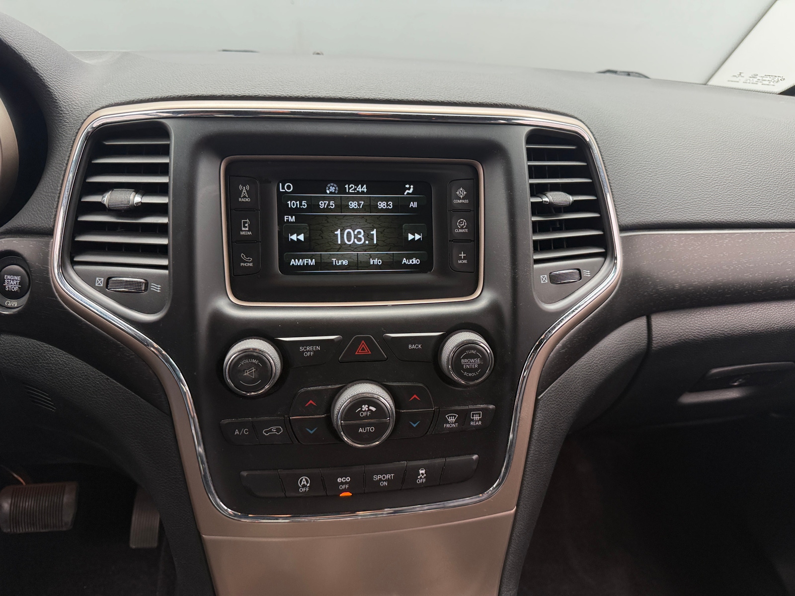 Thumbnail: 2016 Jeep Grand Cherokee - 4