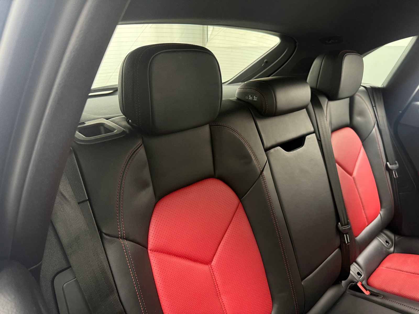 Thumbnail: 2018 Porsche Macan - 5