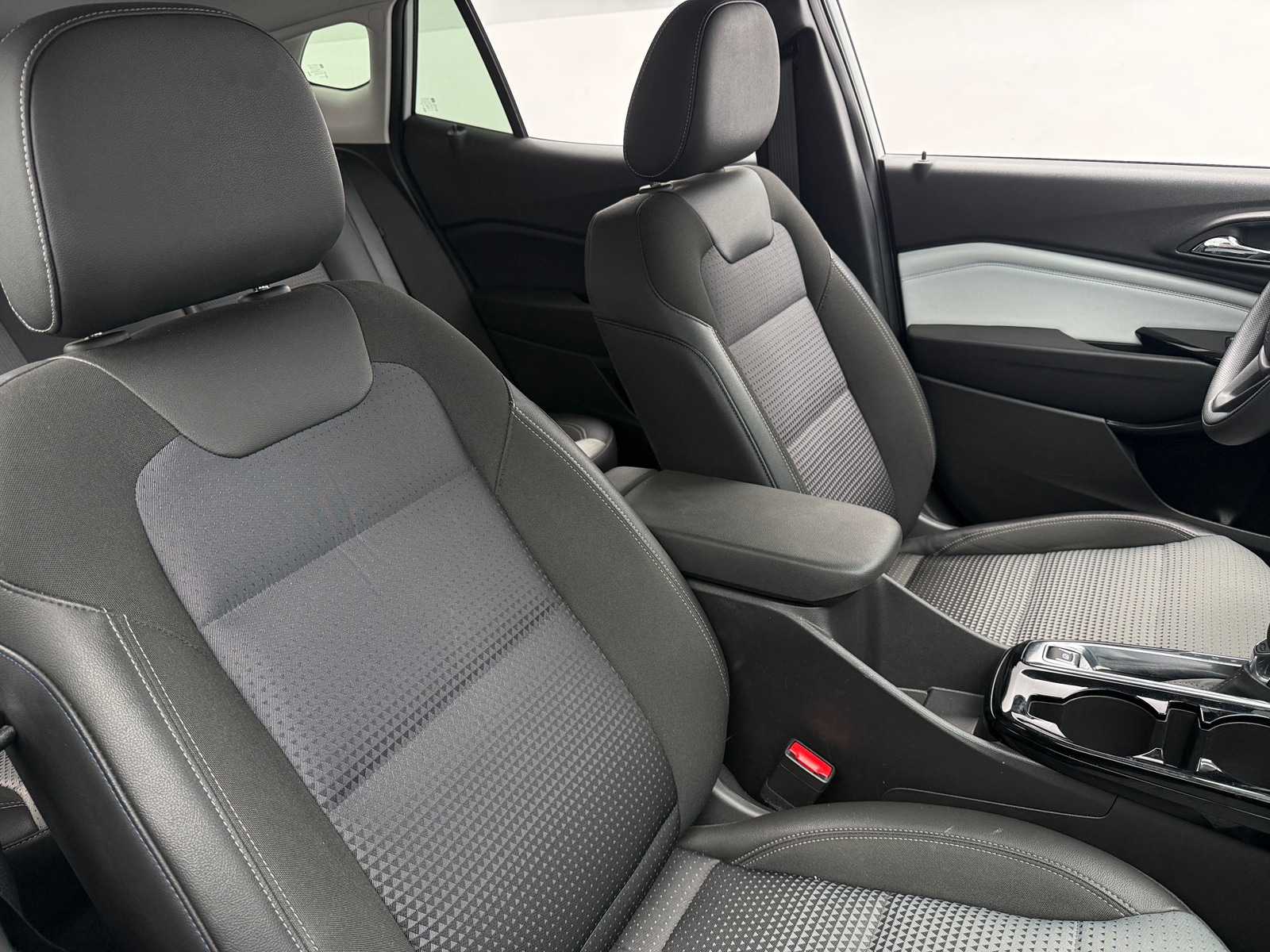 Thumbnail: 2025 Chevrolet Trax - 2