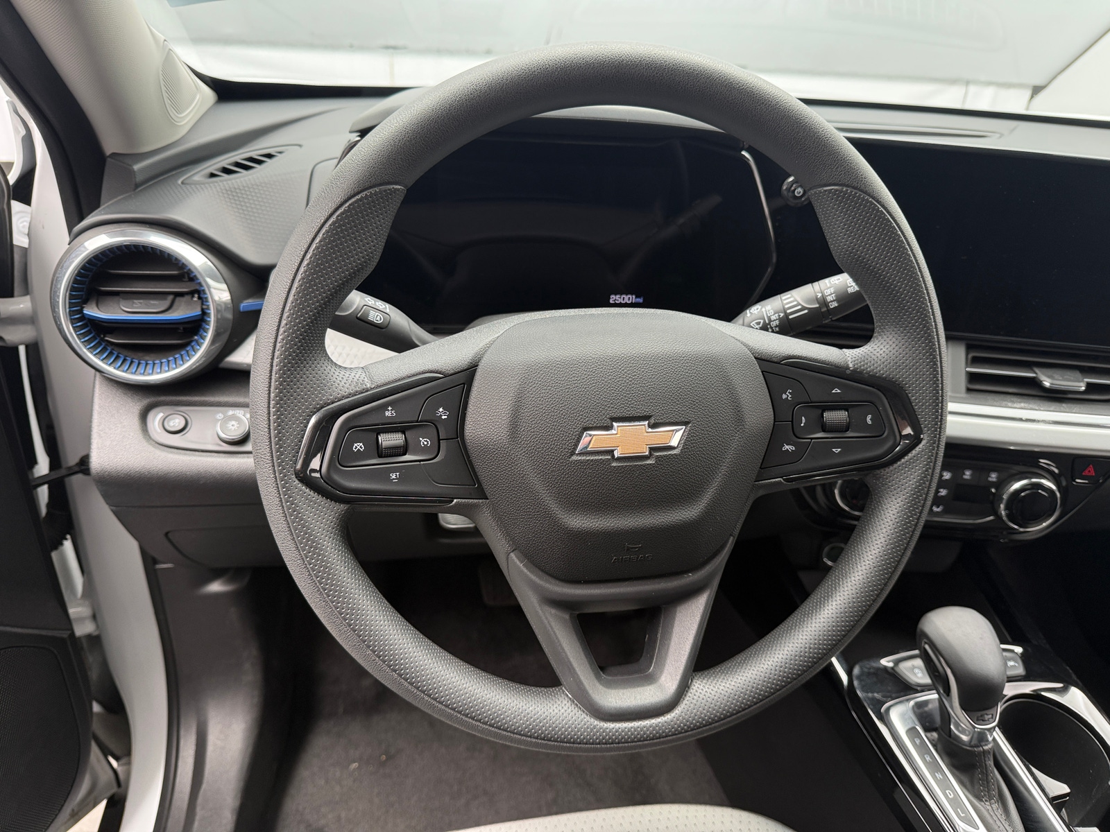 Thumbnail: 2025 Chevrolet Trax - 5