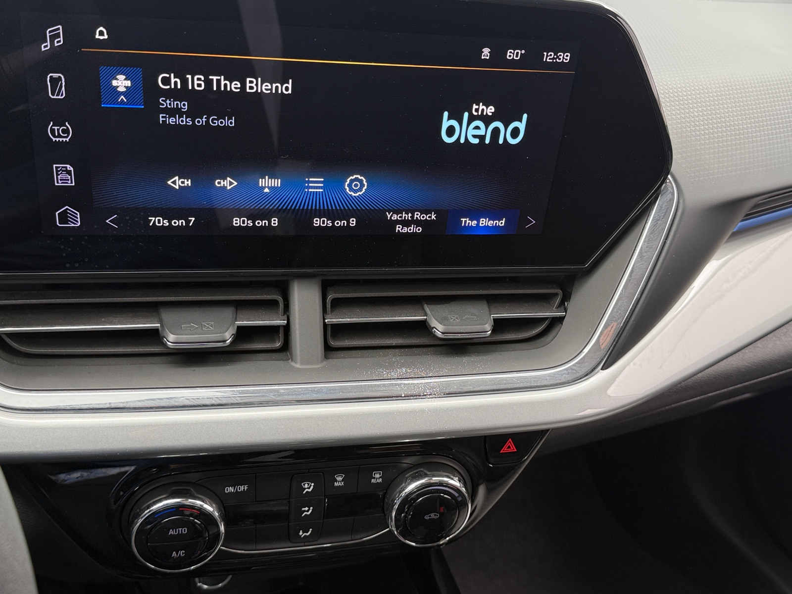 Thumbnail: 2025 Chevrolet Trax - 4