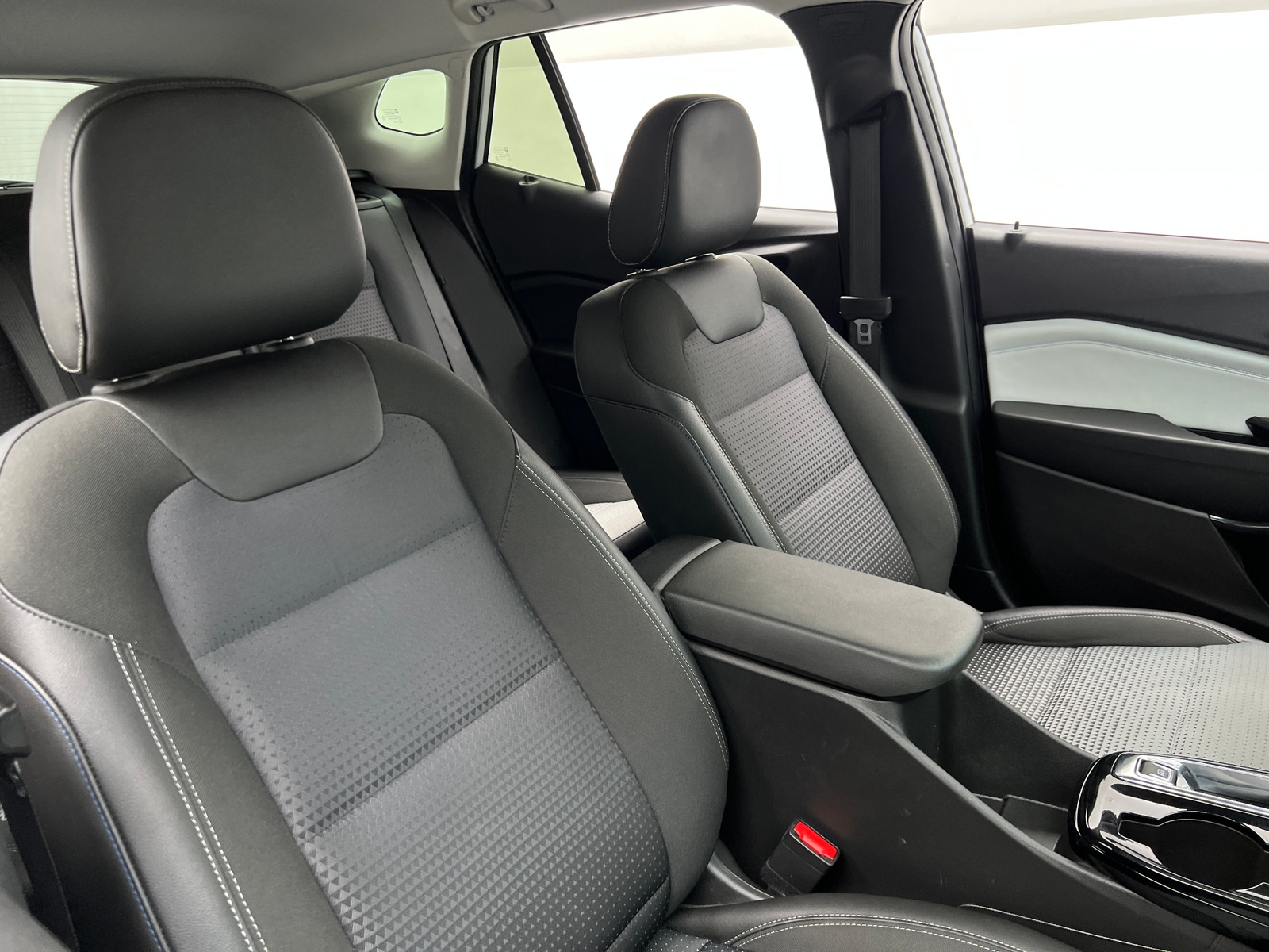 Thumbnail: 2025 Chevrolet Trax - 2