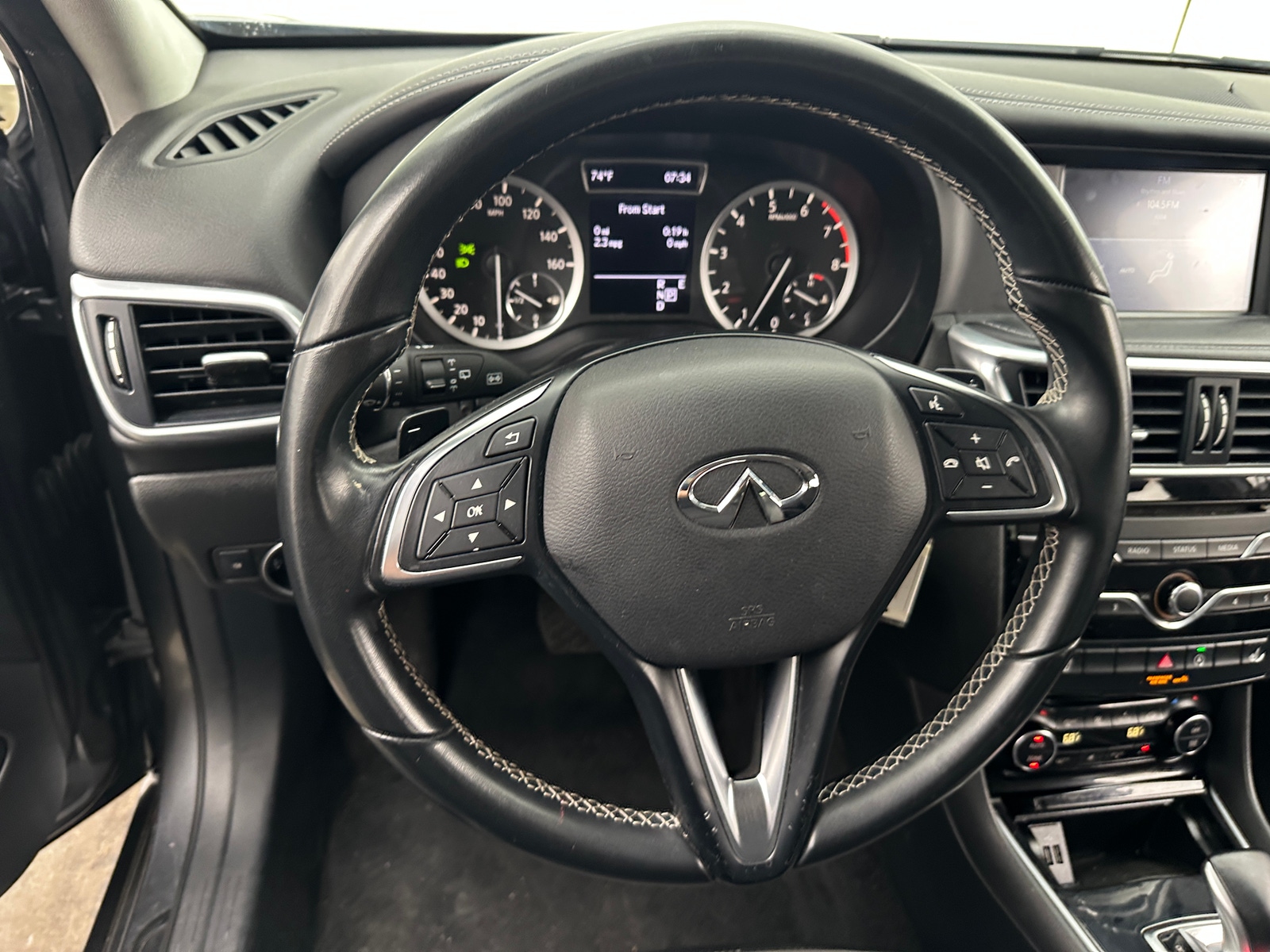 Thumbnail: 2018 INFINITI QX30 - 4