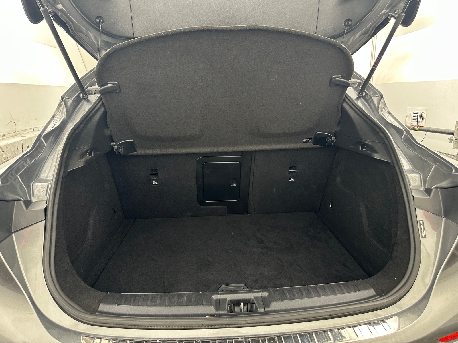 Thumbnail: 2018 INFINITI QX30 - 6