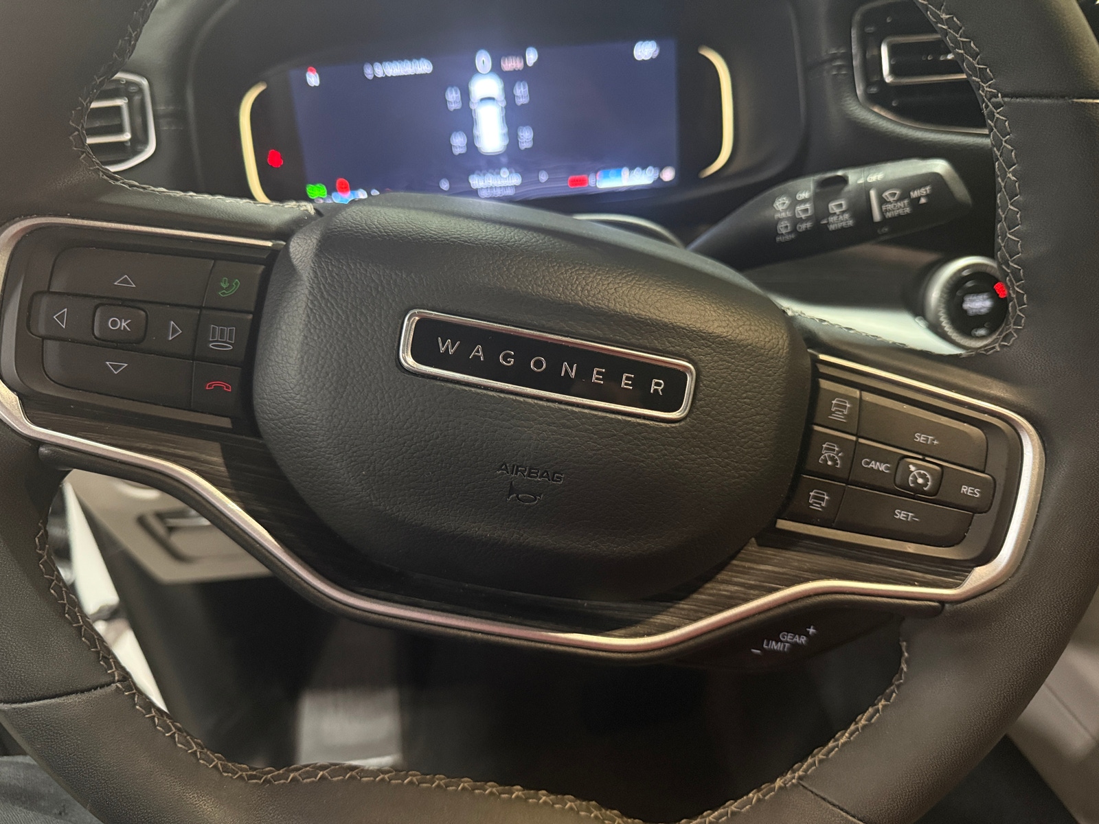 Thumbnail: 2024 Jeep Wagoneer - 4