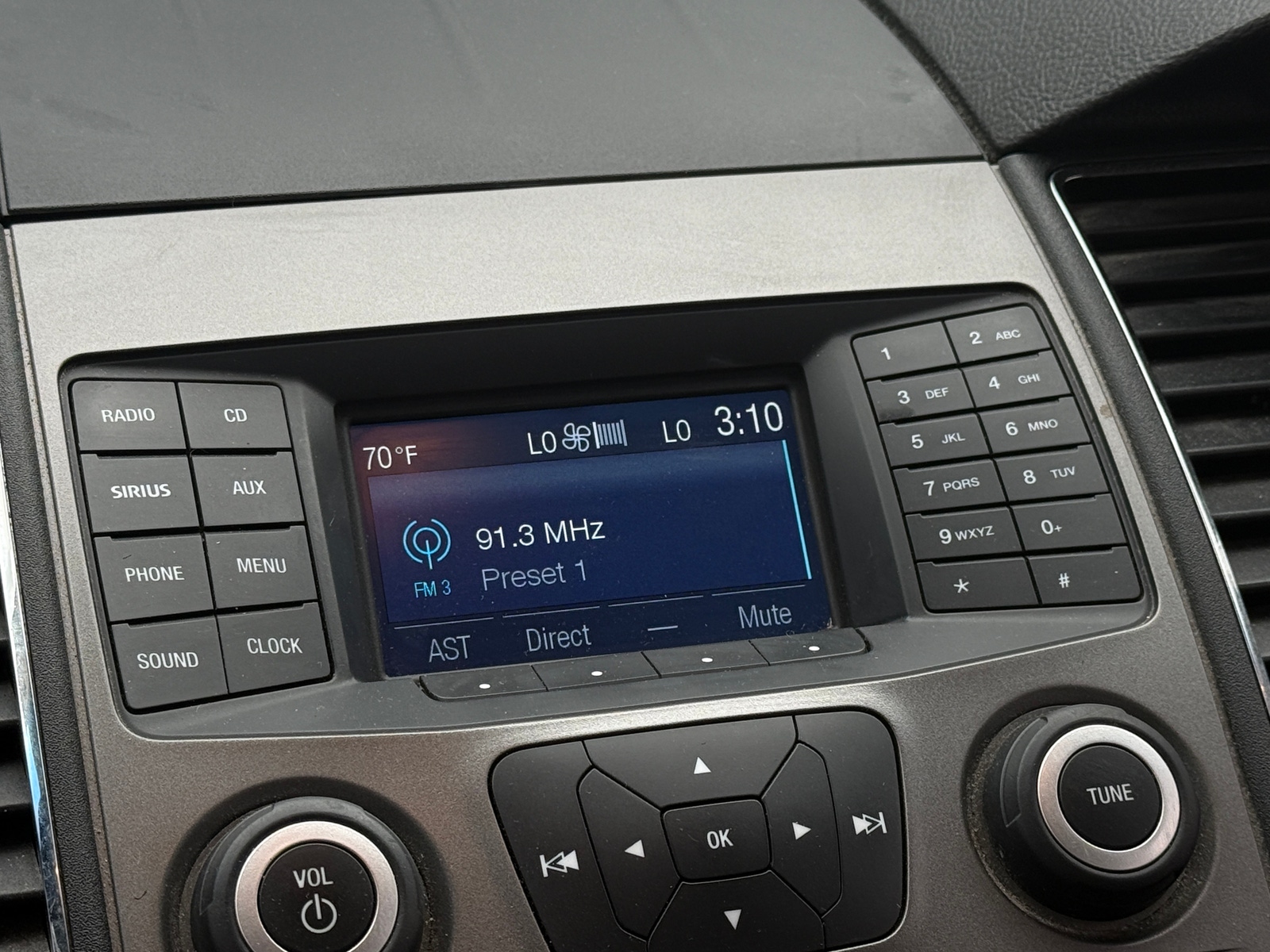 Thumbnail: 2018 Ford Taurus - 4