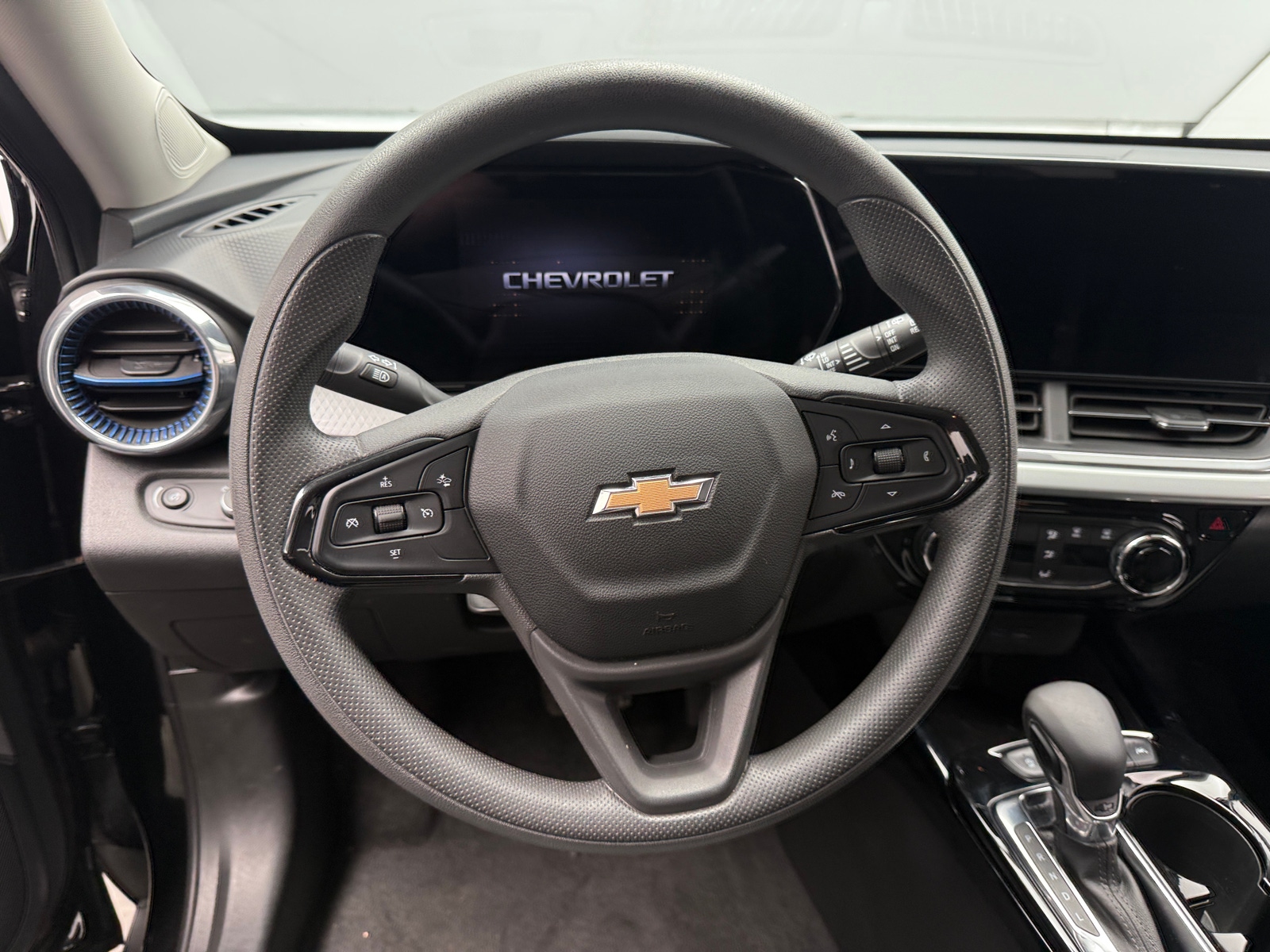 Thumbnail: 2025 Chevrolet Trax - 5