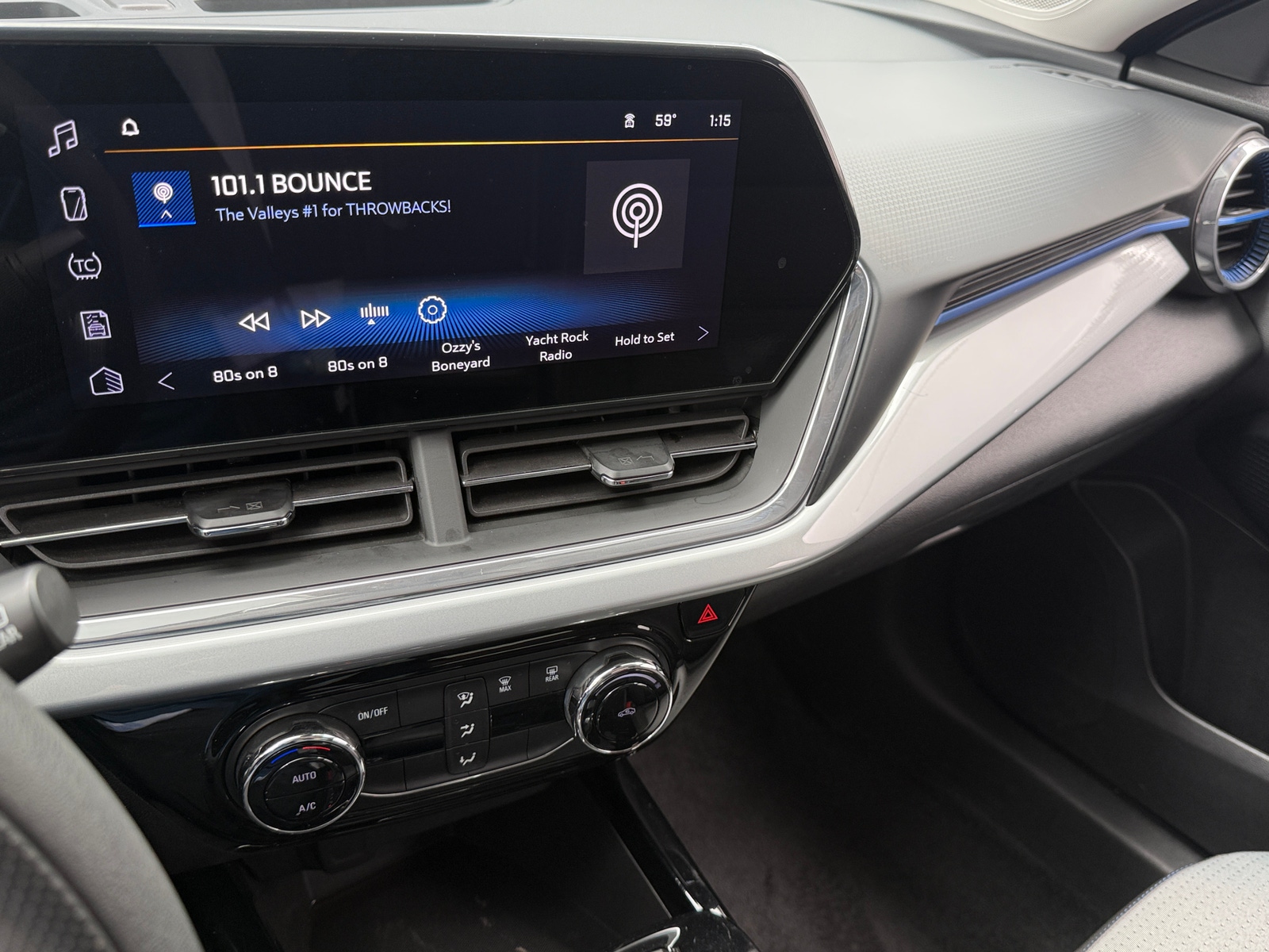 Thumbnail: 2025 Chevrolet Trax - 4