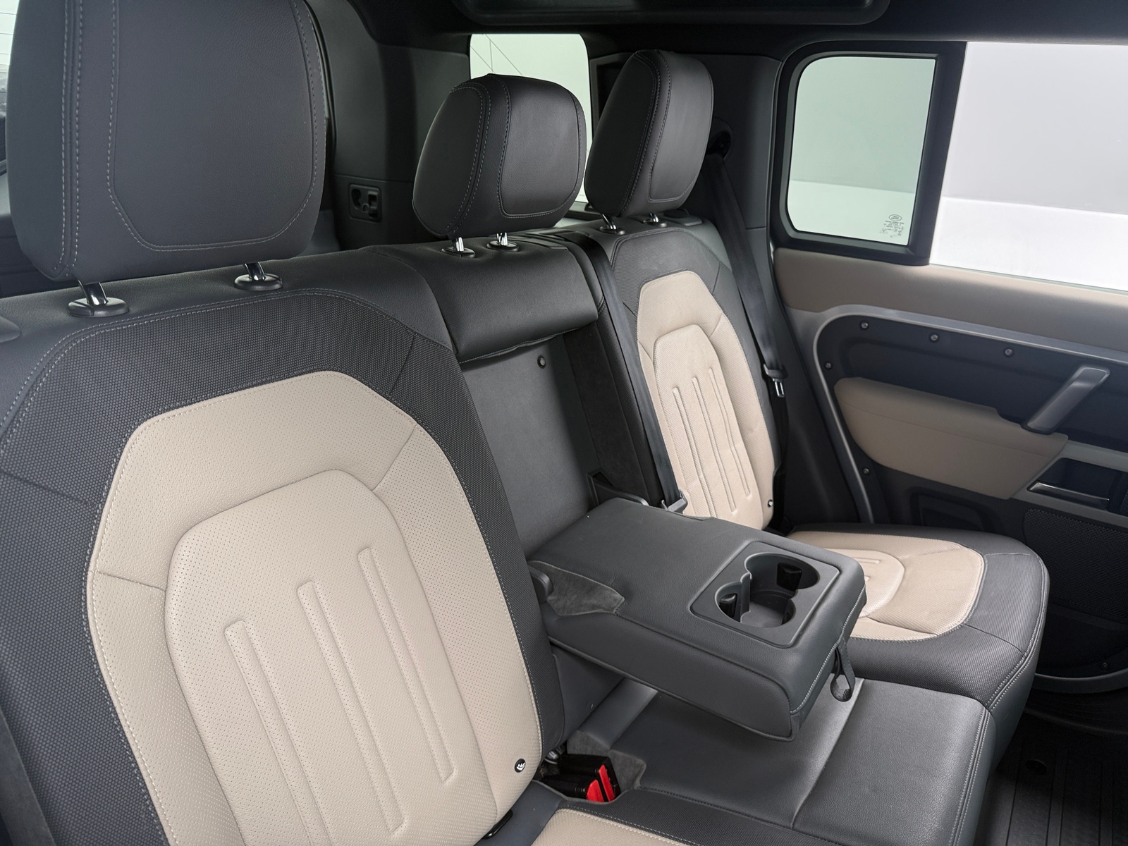 Thumbnail: 2021 Land Rover Defender - 5