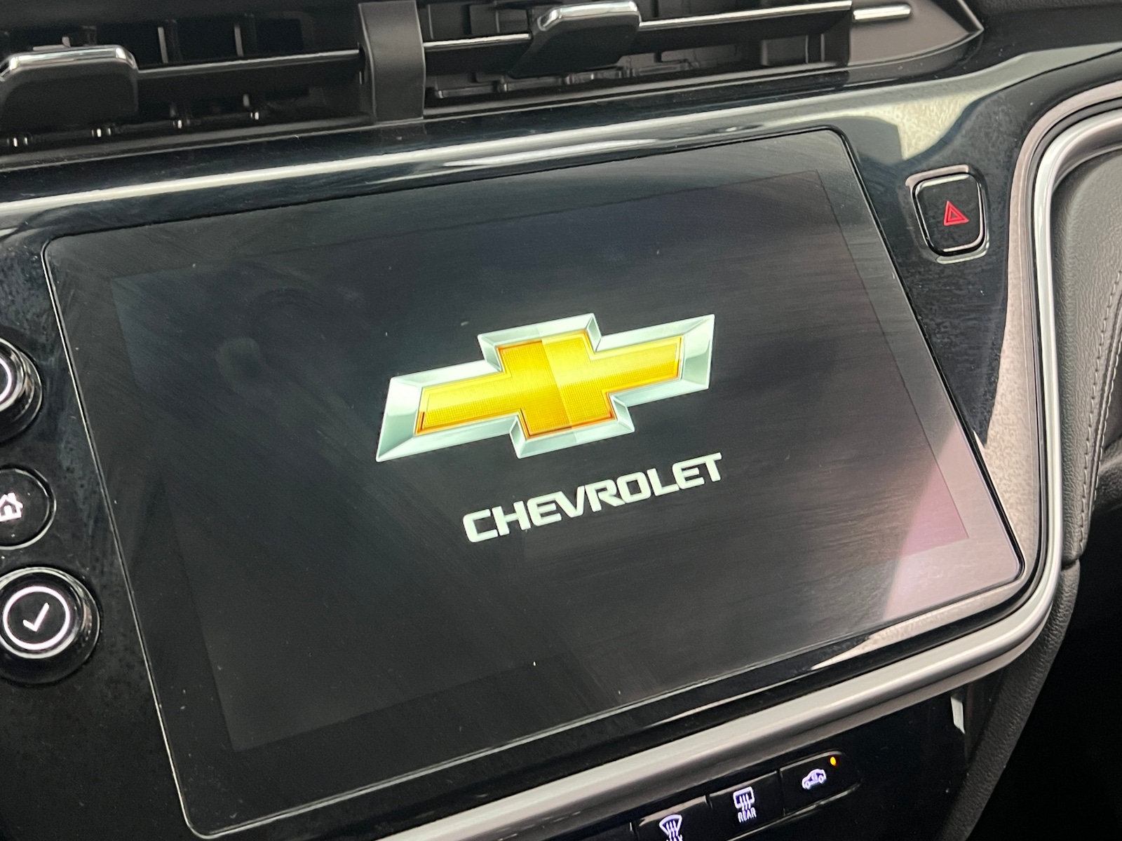 Thumbnail: 2023 Chevrolet Bolt EUV - 4