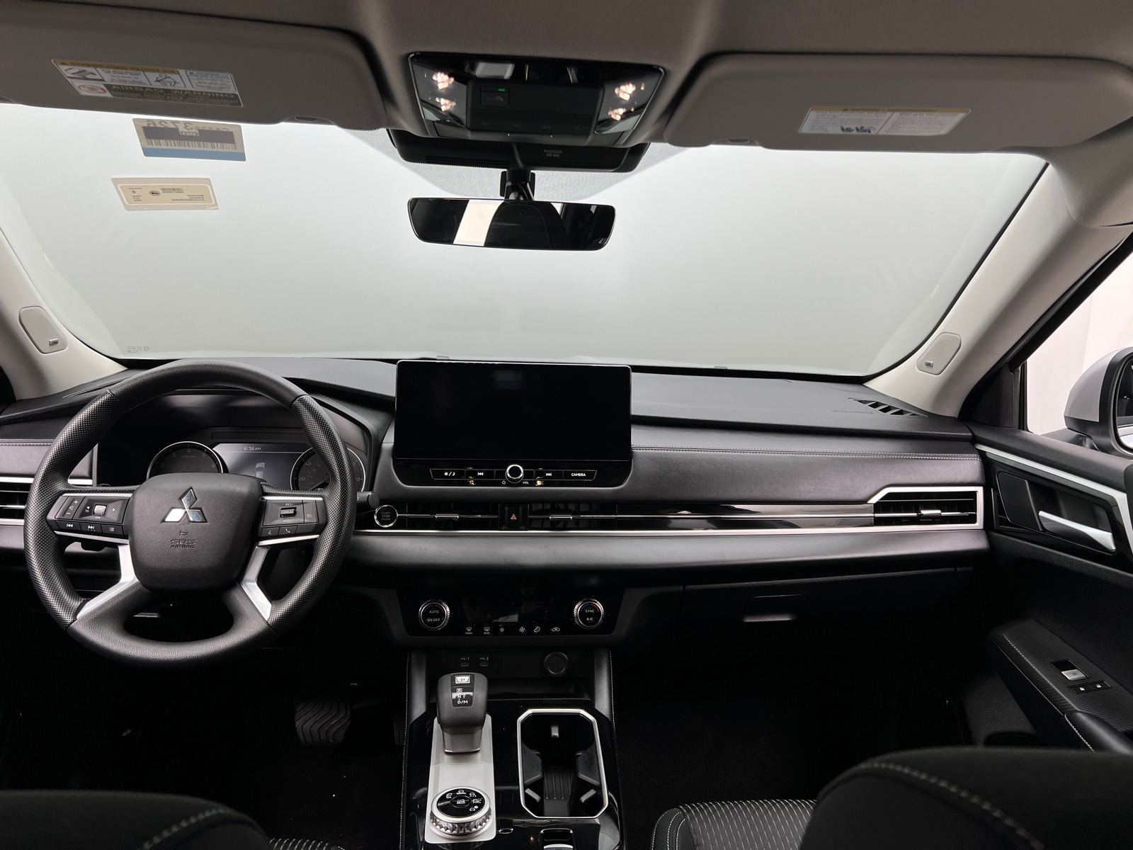 Thumbnail: 2025 Mitsubishi Outlander - 3