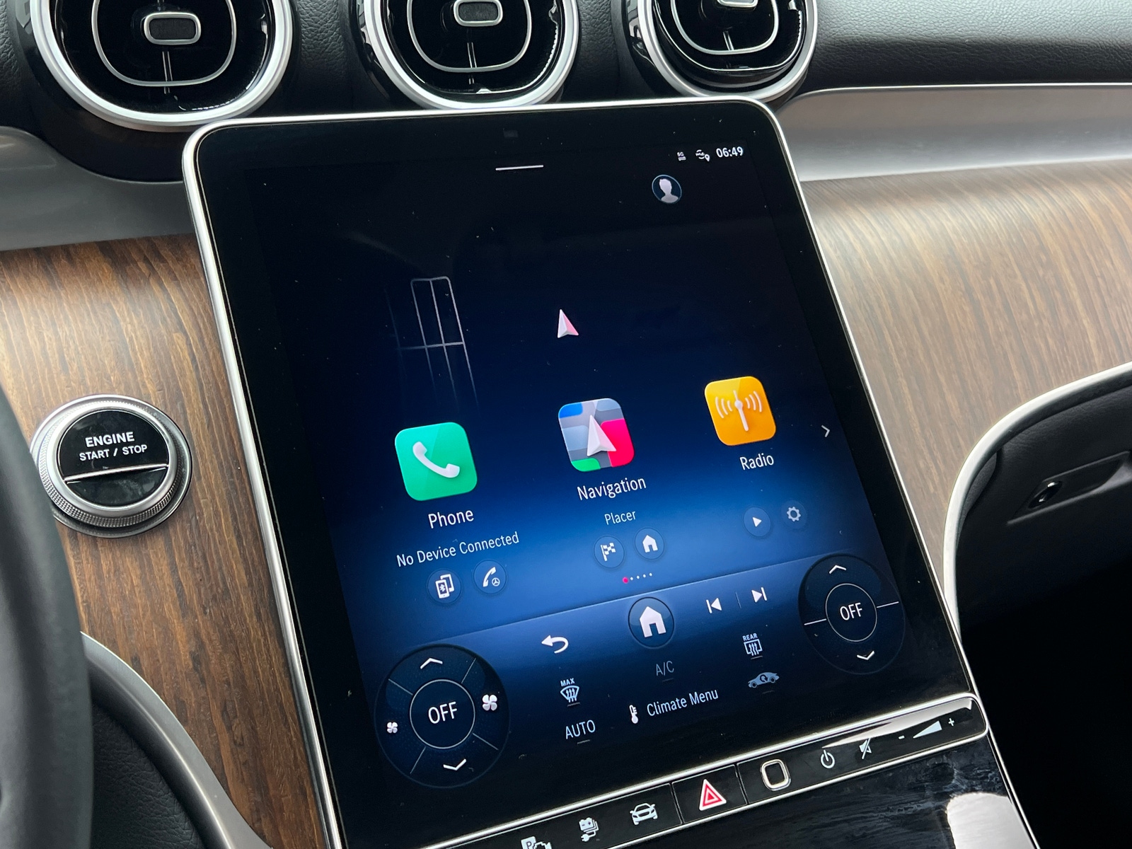 Thumbnail: 2025 Mercedes-Benz GLC - 3