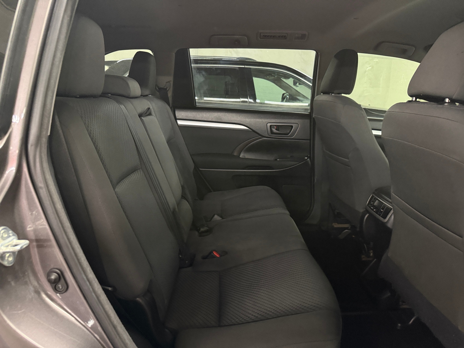 Thumbnail: 2015 Toyota Highlander - 6