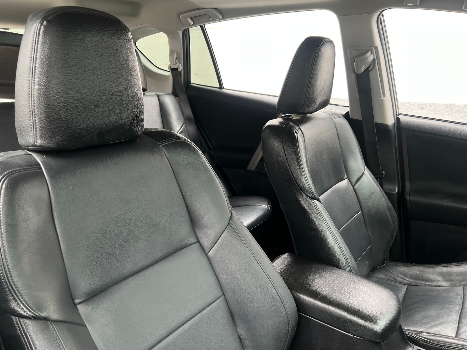 Thumbnail: 2015 Toyota RAV4 - 2