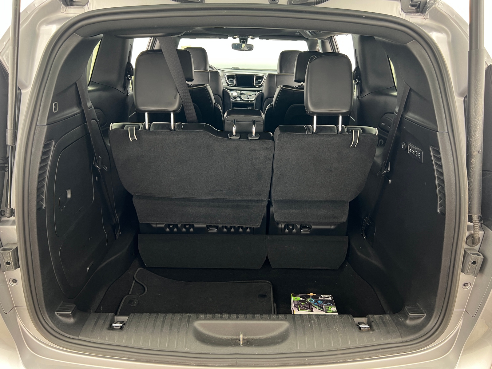 Thumbnail: 2019 Chrysler Pacifica - 6