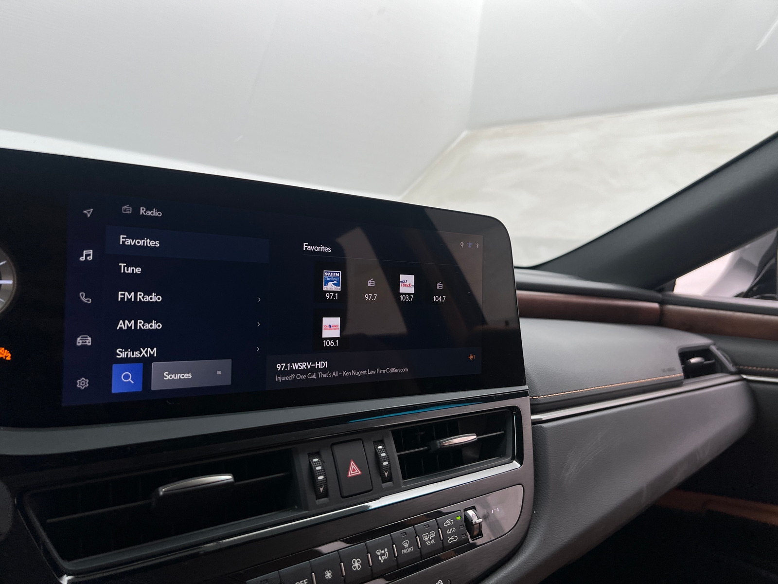 Thumbnail: 2025 Lexus ES - 3
