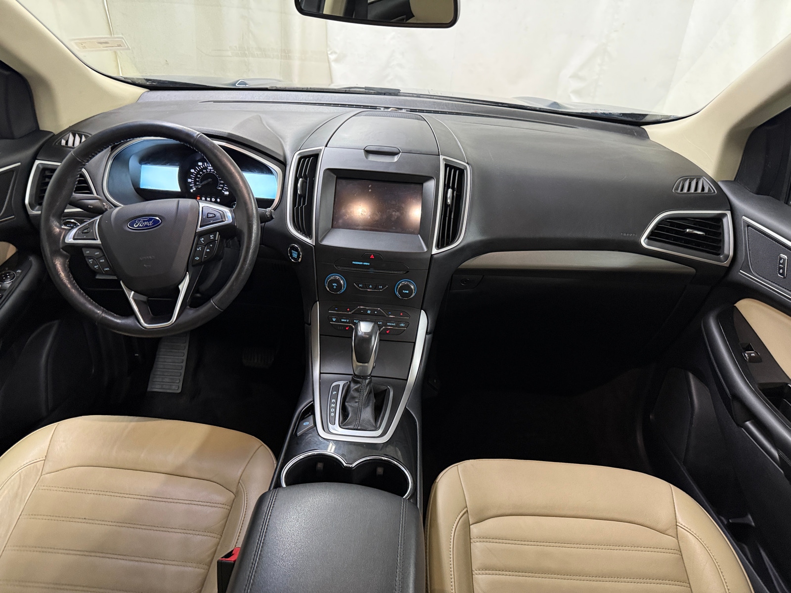 Thumbnail: 2016 Ford Edge - 2