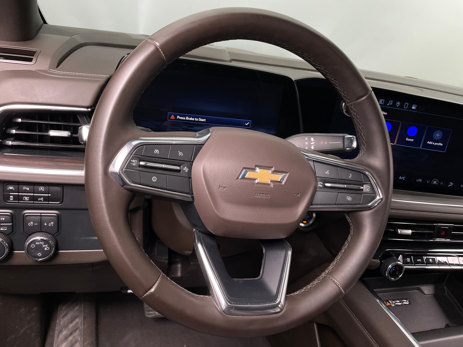 Thumbnail: 2025 Chevrolet Suburban - 4