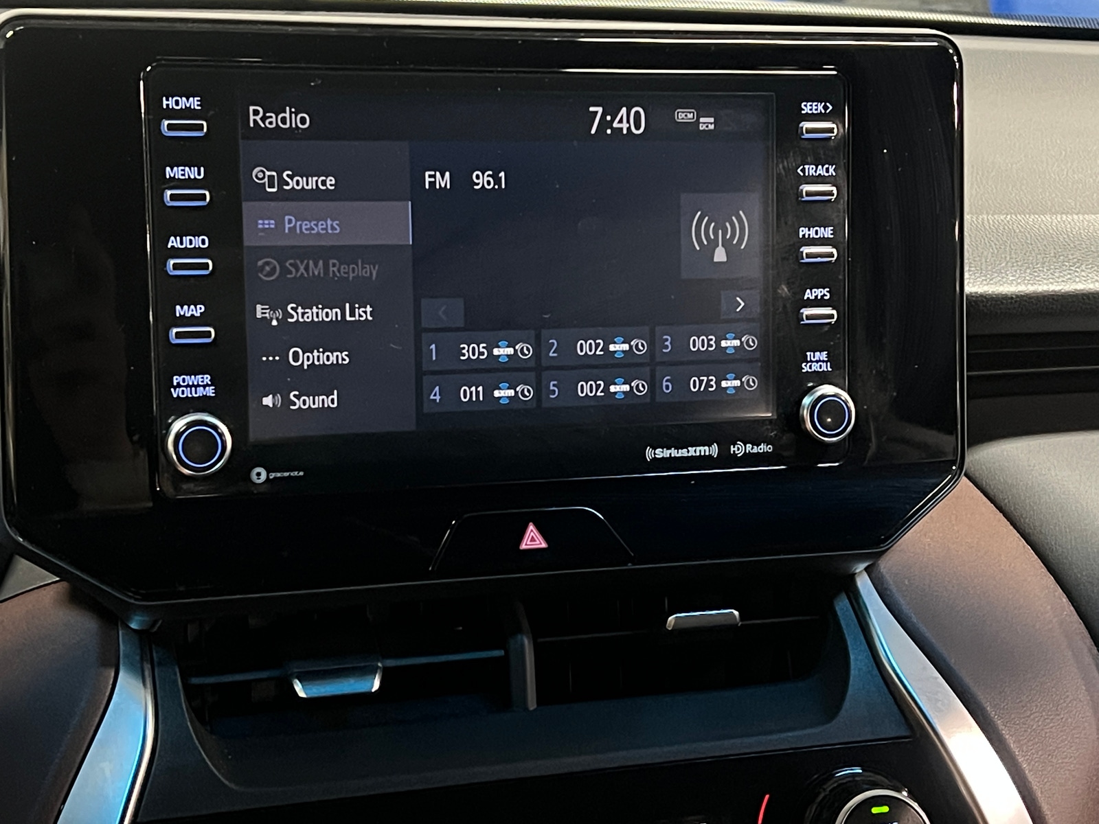 Thumbnail: 2021 Toyota Venza - 4