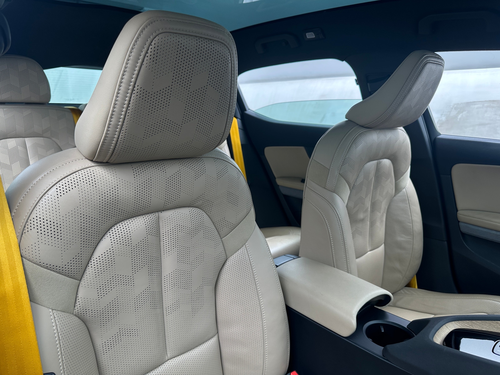 Thumbnail: 2022 Polestar 2 - 2