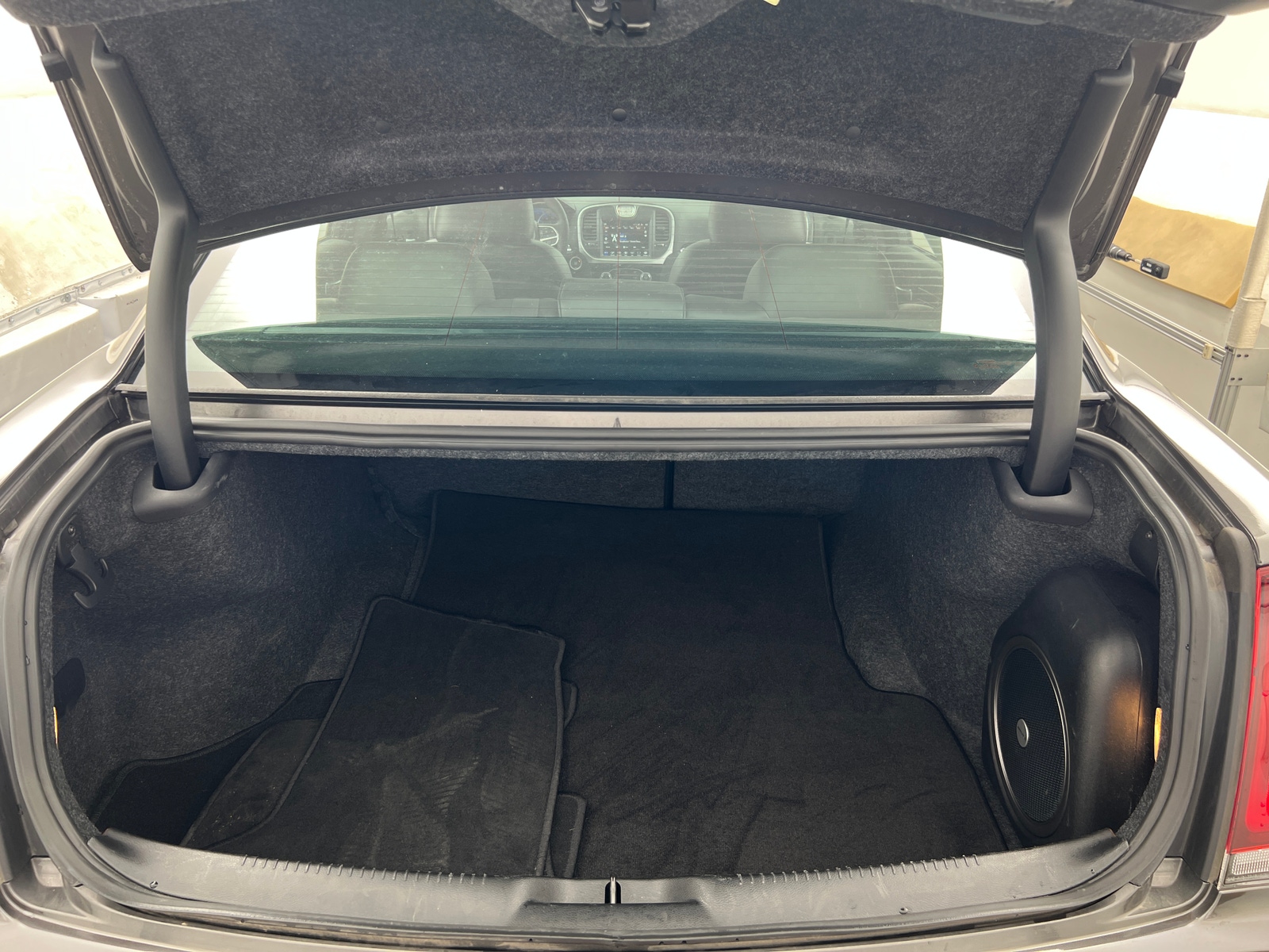 Thumbnail: 2022 Chrysler 300 - 6