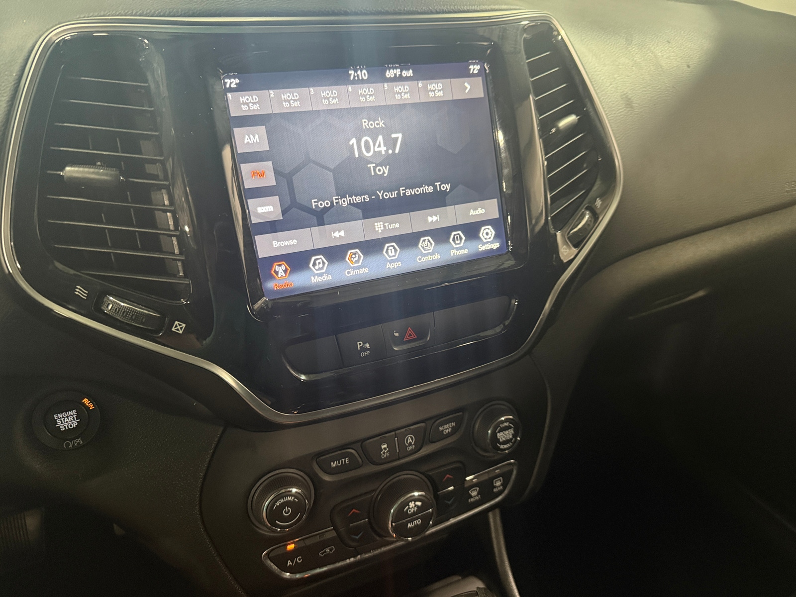 Thumbnail: 2019 Jeep Cherokee - 3