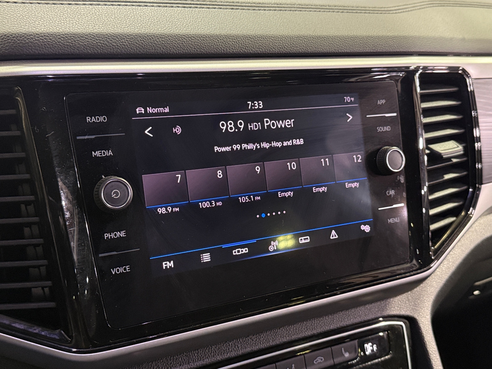 Thumbnail: 2023 Volkswagen Atlas - 3