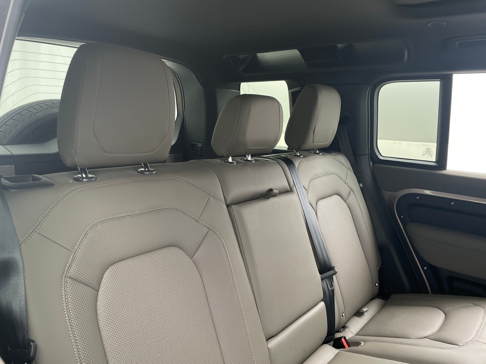 Thumbnail: 2023 Land Rover Defender - 5