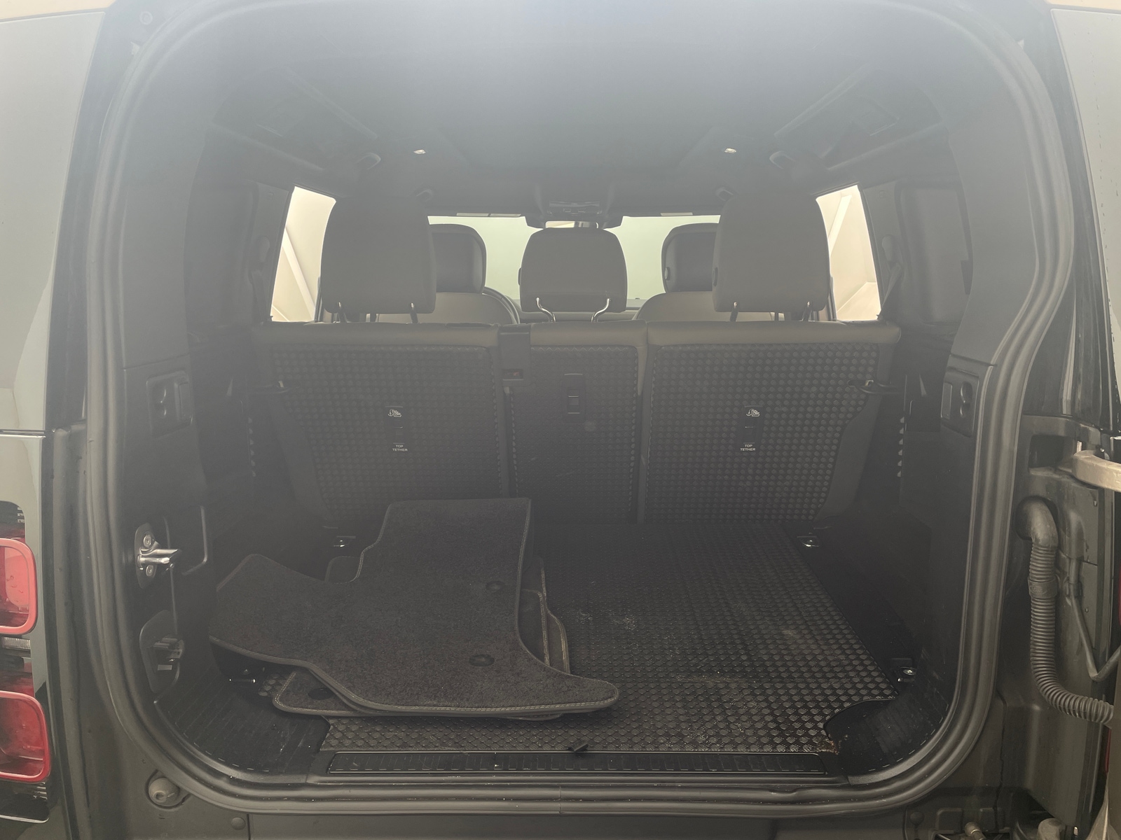 Thumbnail: 2023 Land Rover Defender - 6