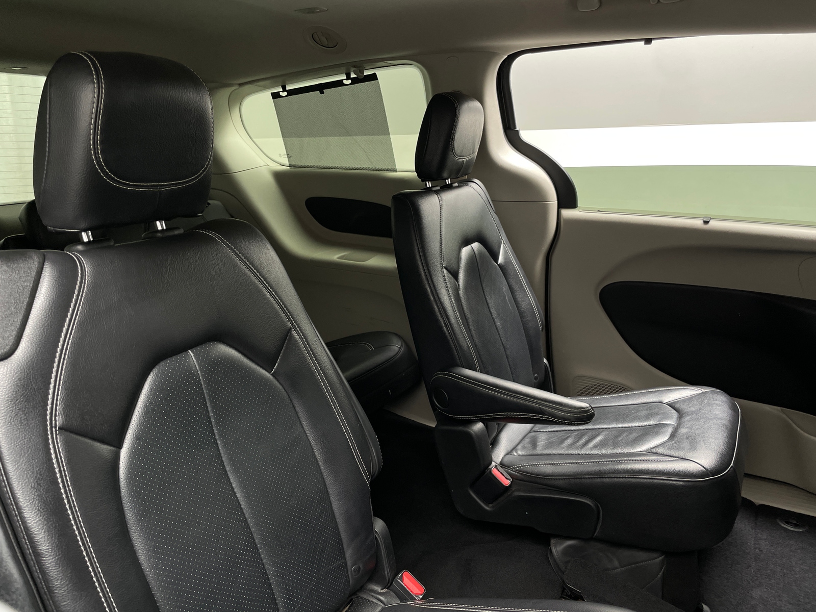 Thumbnail: 2022 Chrysler Pacifica - 5