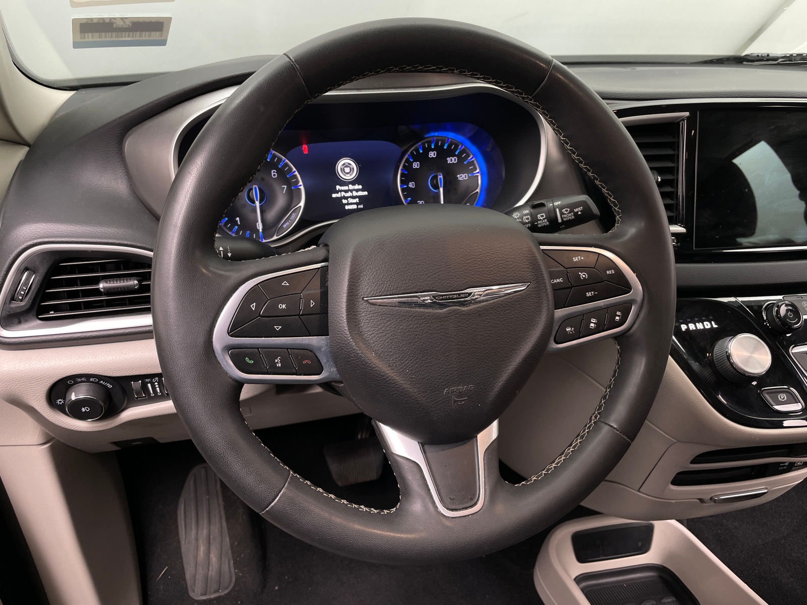 Thumbnail: 2022 Chrysler Pacifica - 4