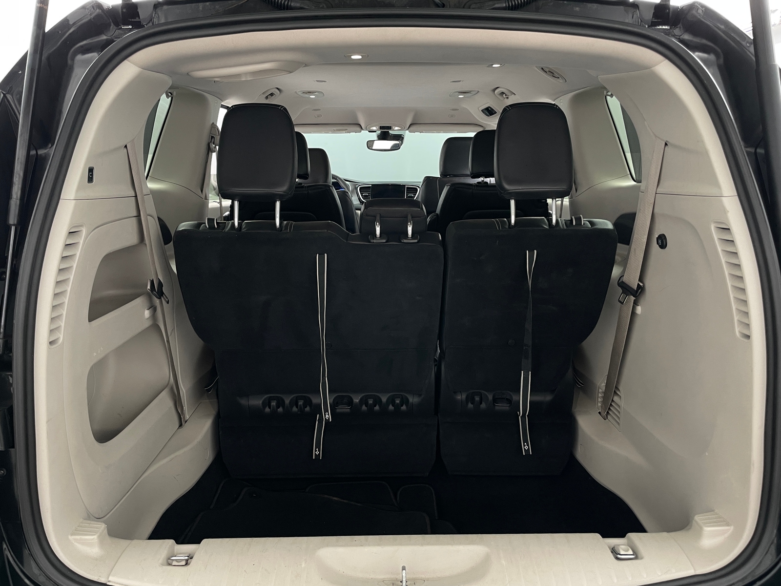 Thumbnail: 2022 Chrysler Pacifica - 6