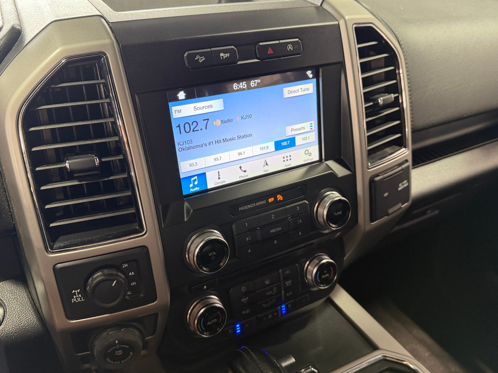 Thumbnail: 2018 Ford Econoline - 3