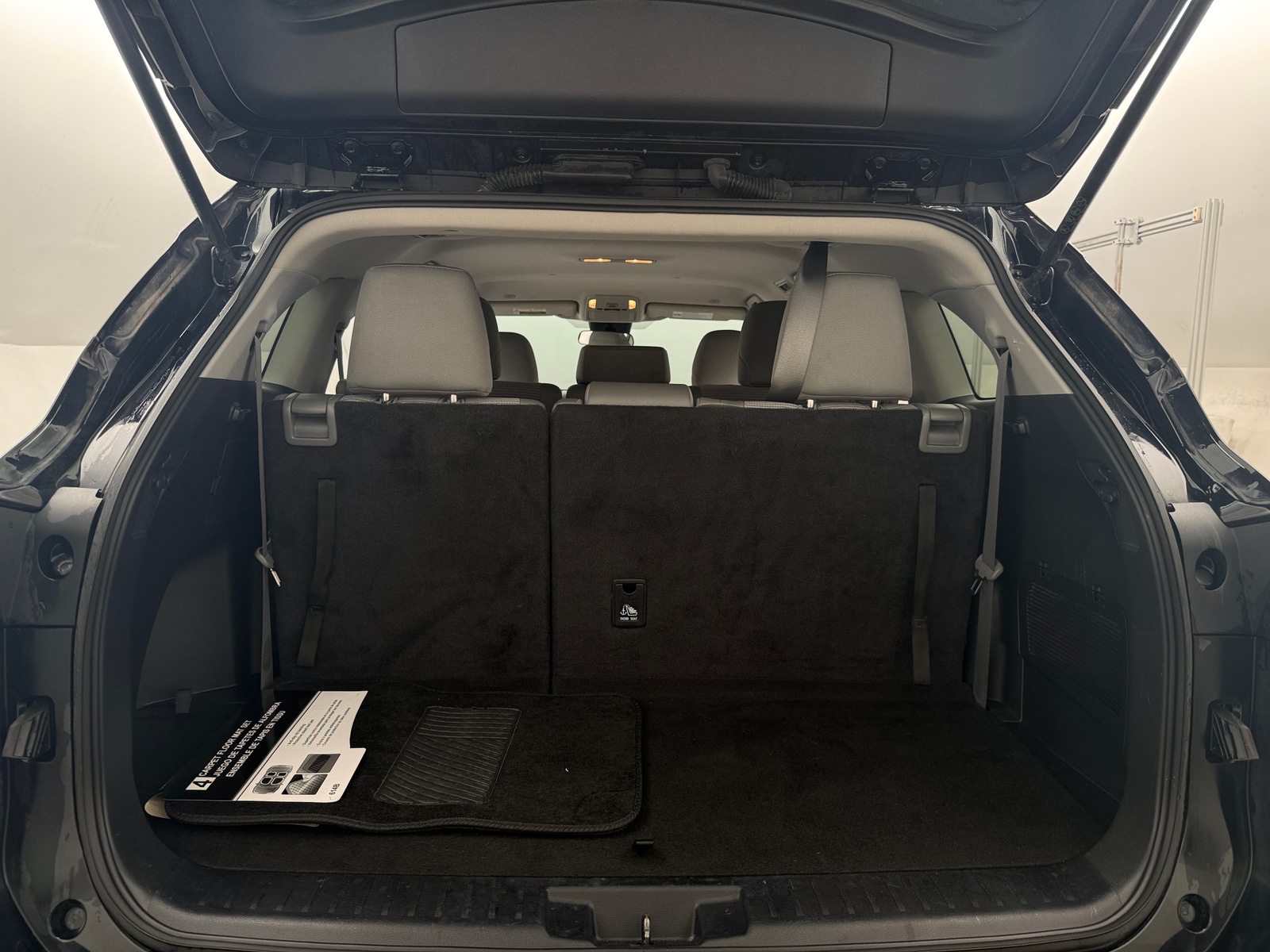 Thumbnail: 2023 Toyota Highlander - 7