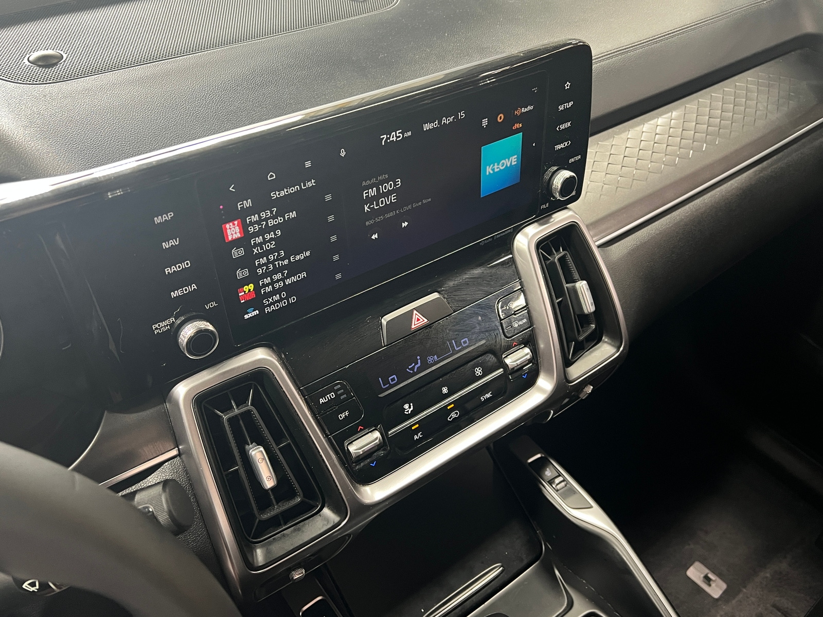 Thumbnail: 2023 Kia Sorento - 4