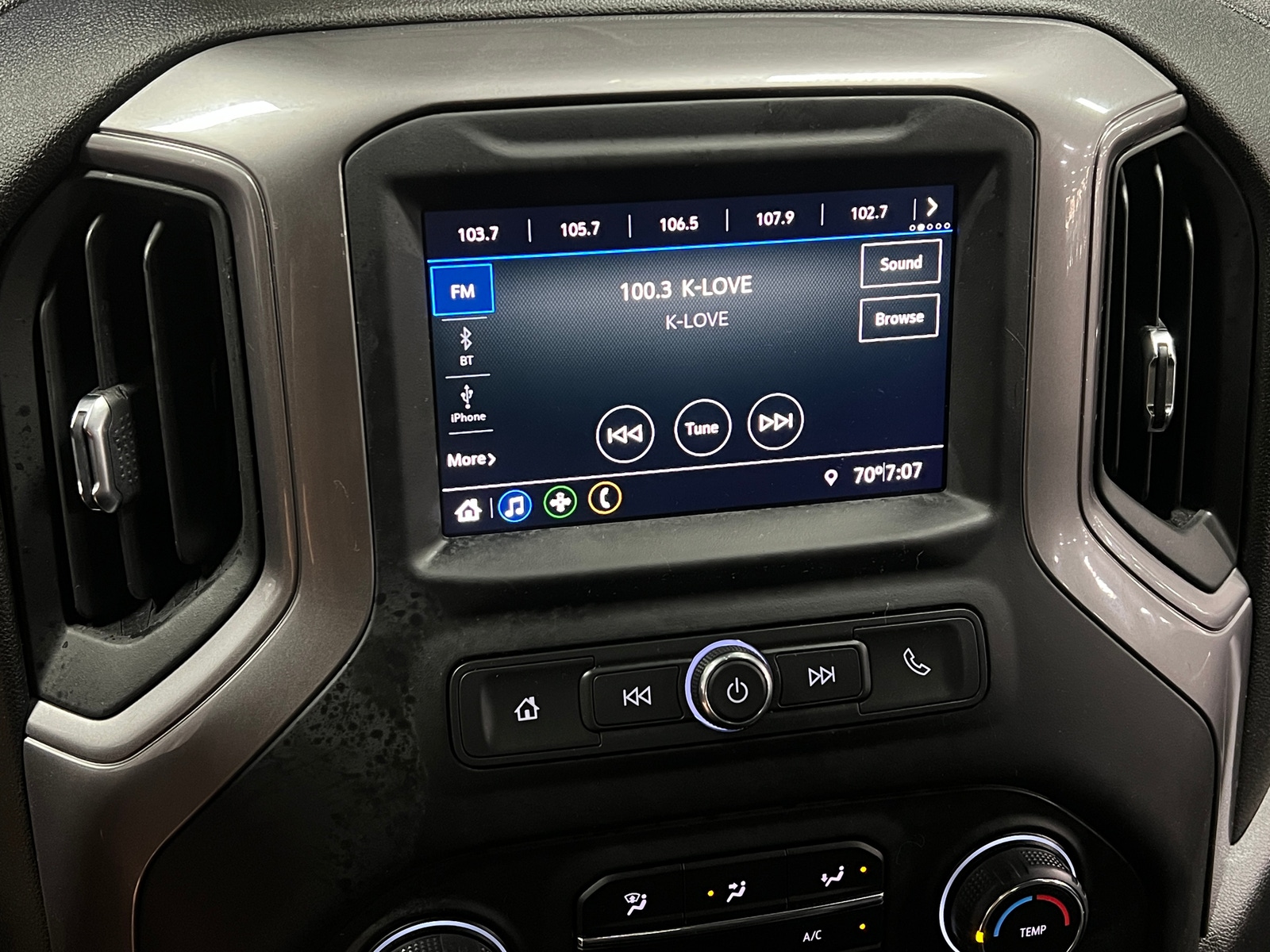 Thumbnail: 2021 Chevrolet Silverado 1500 - 4