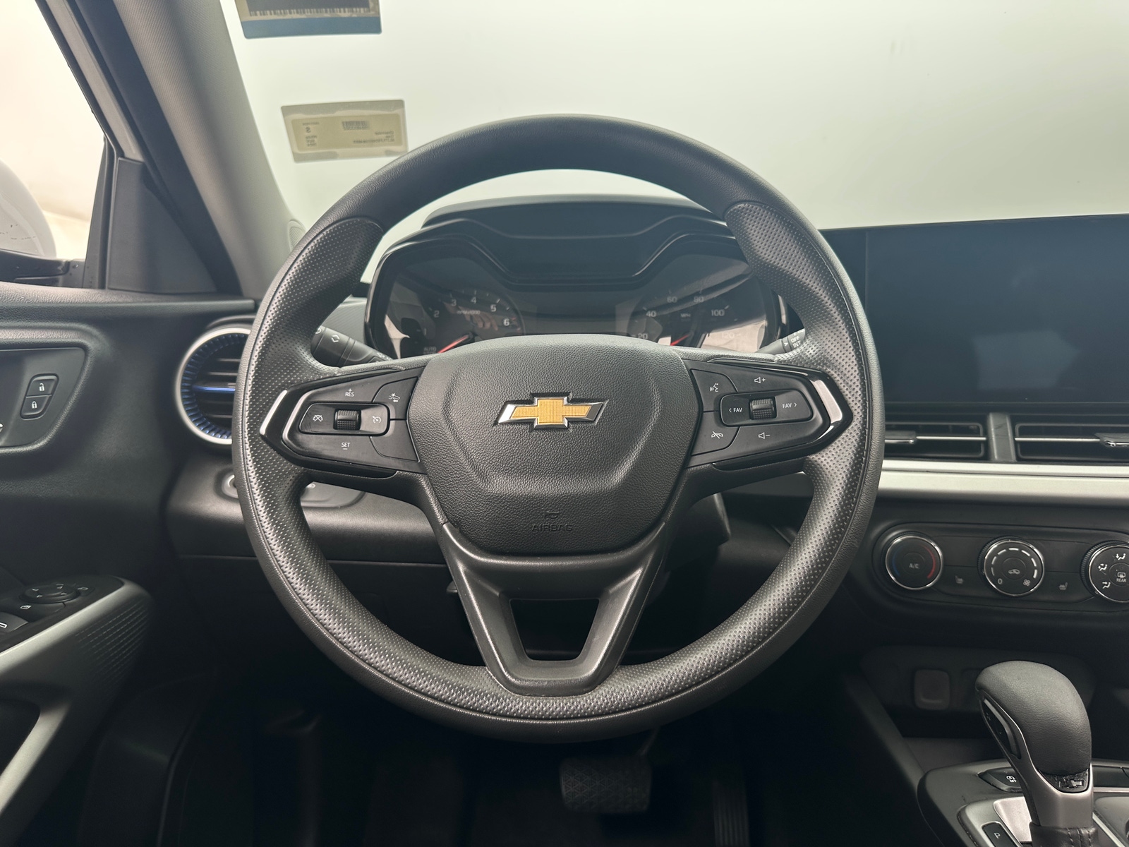 Thumbnail: 2024 Chevrolet Trax - 5